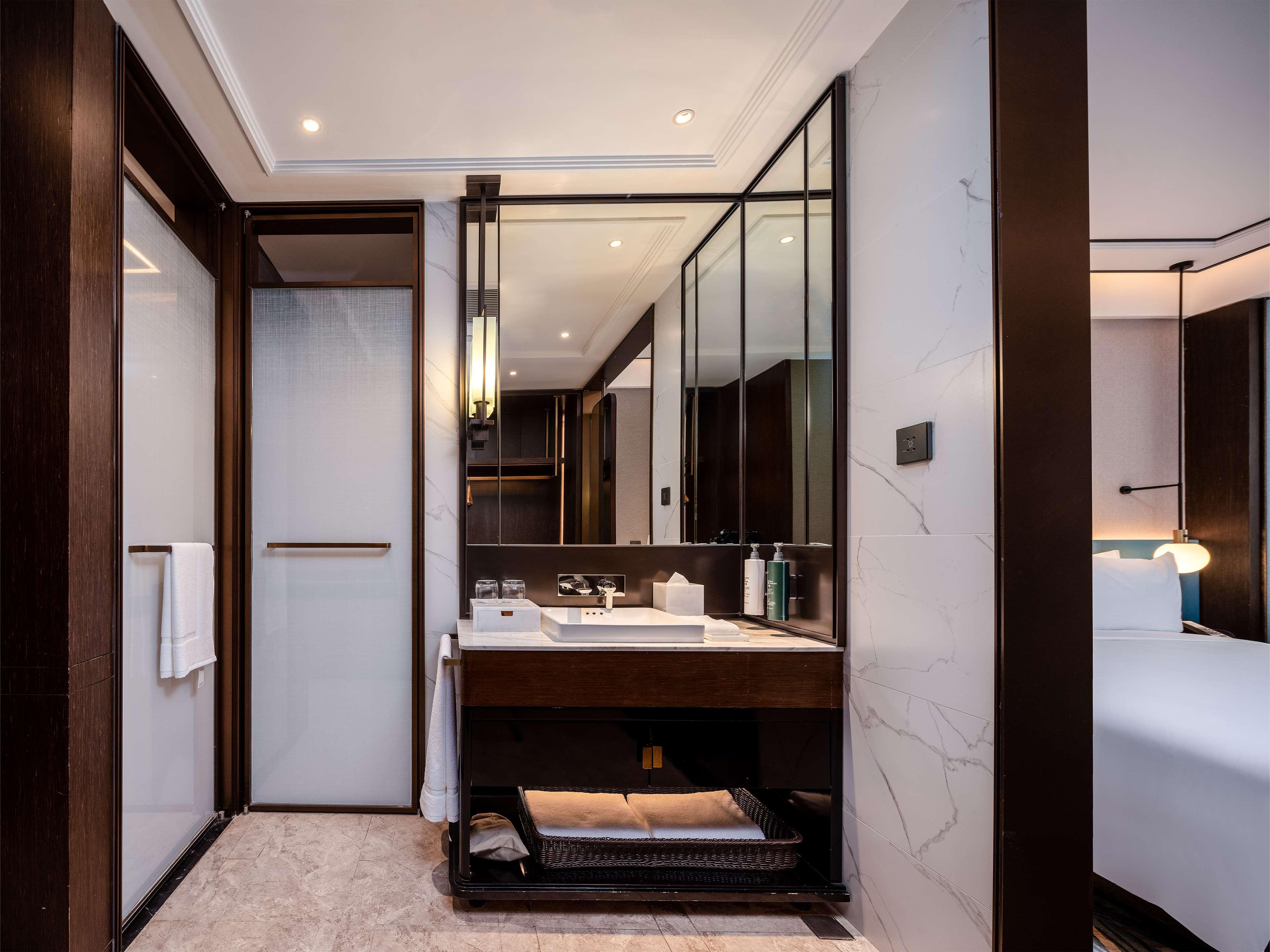 Double Guest Room King Bed