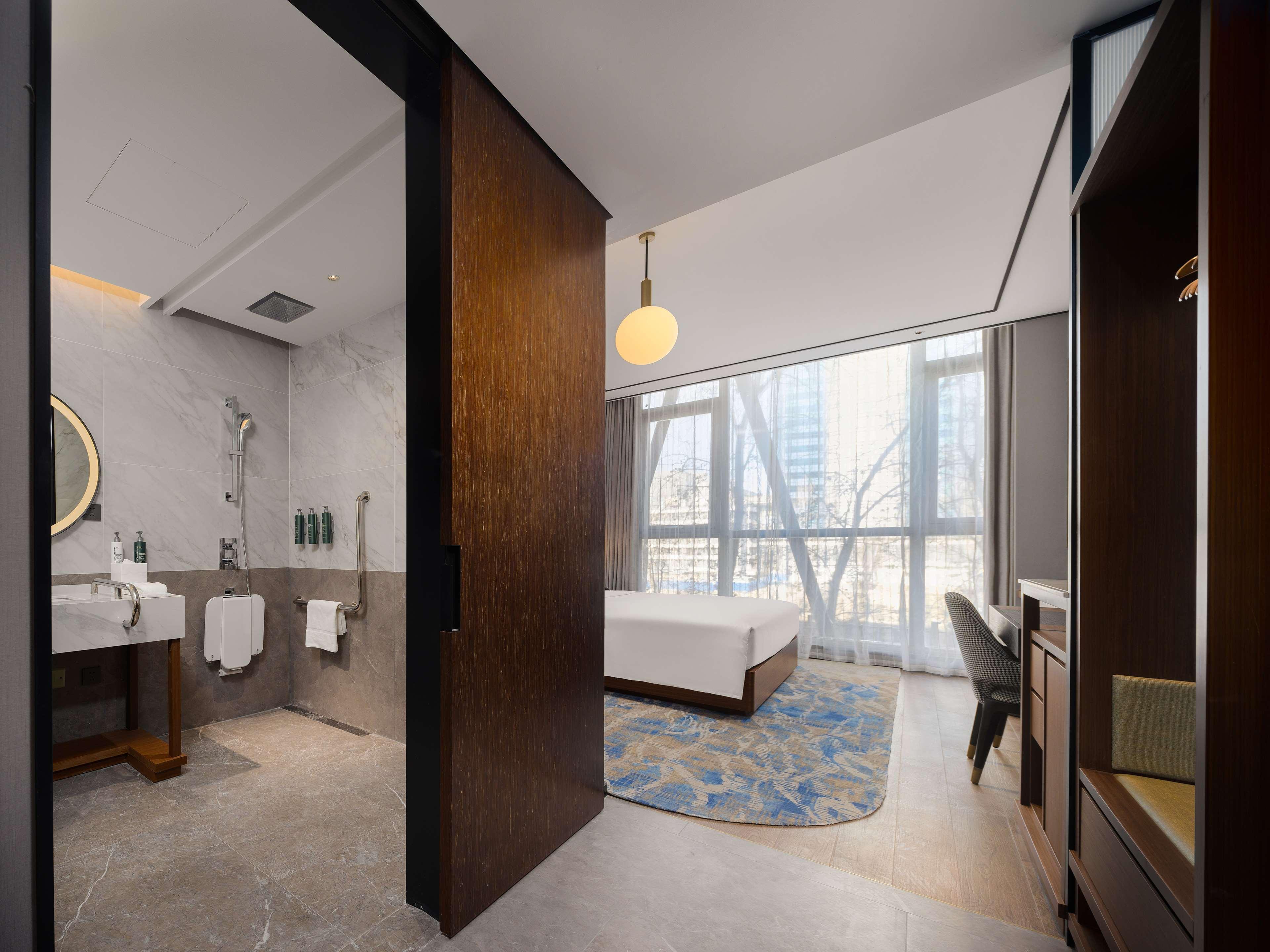 Double Accessible King Size Bed