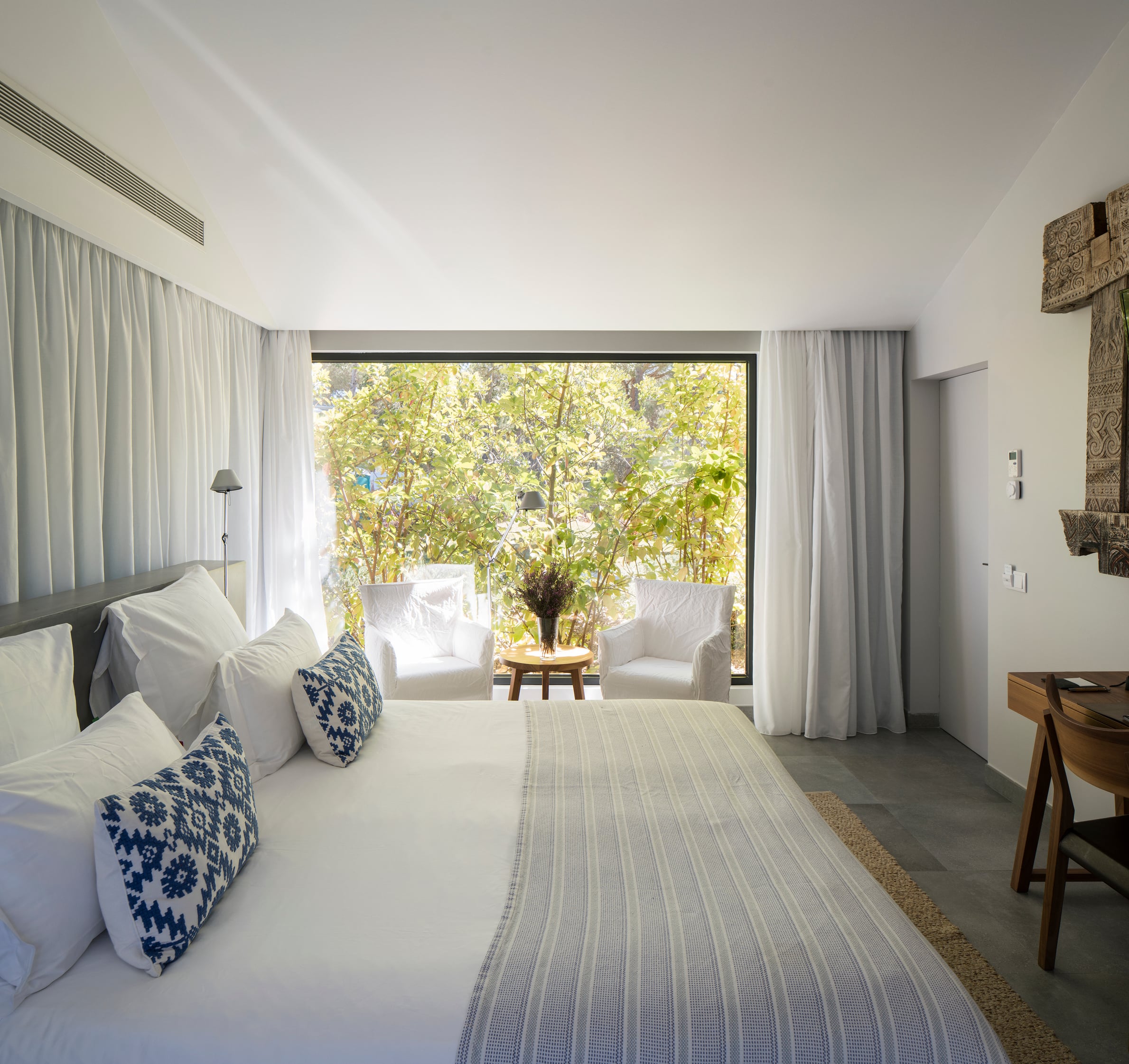 Double Queen Size Bed