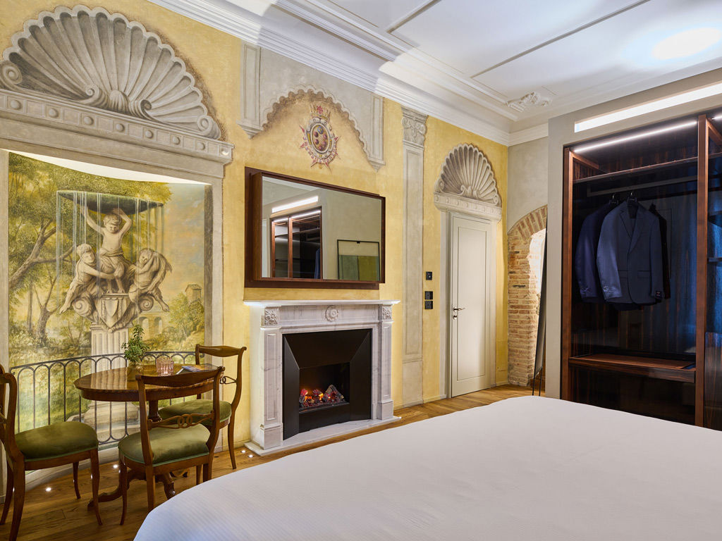 Double Deluxe King Bed