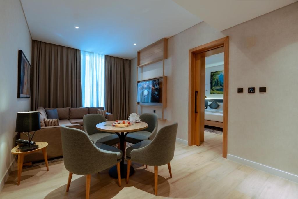 Suite Deluxe King Bed