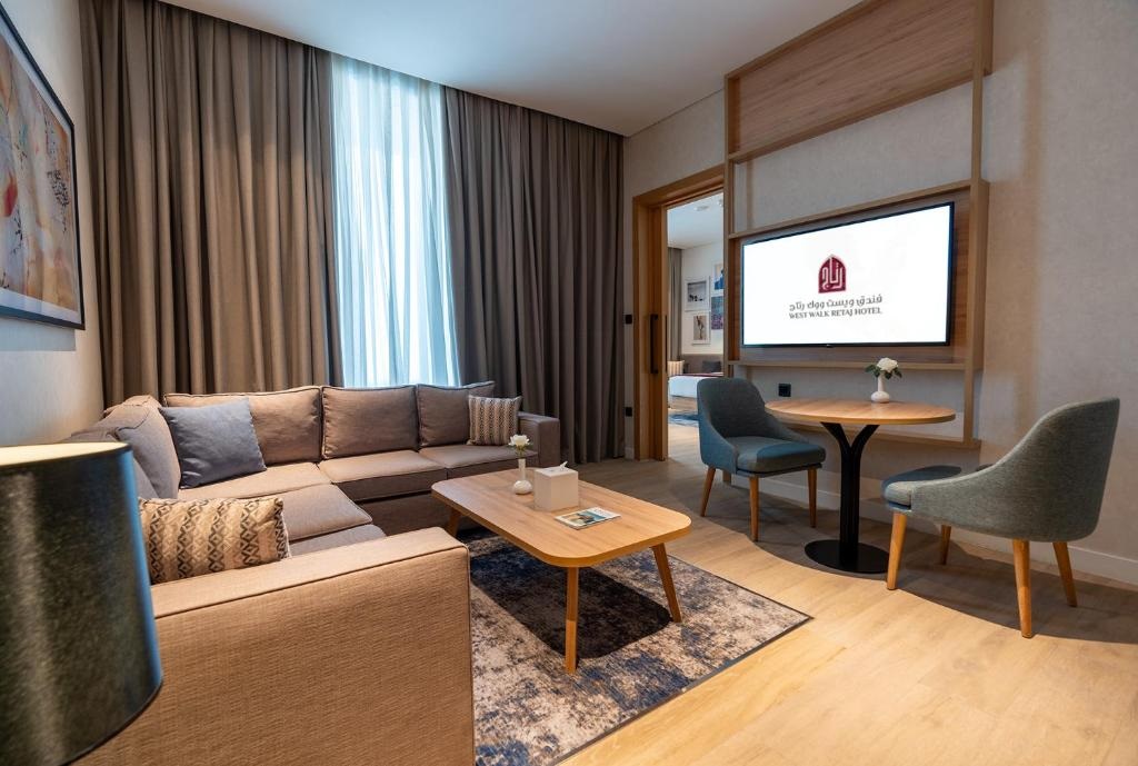 Suite Deluxe King Bed