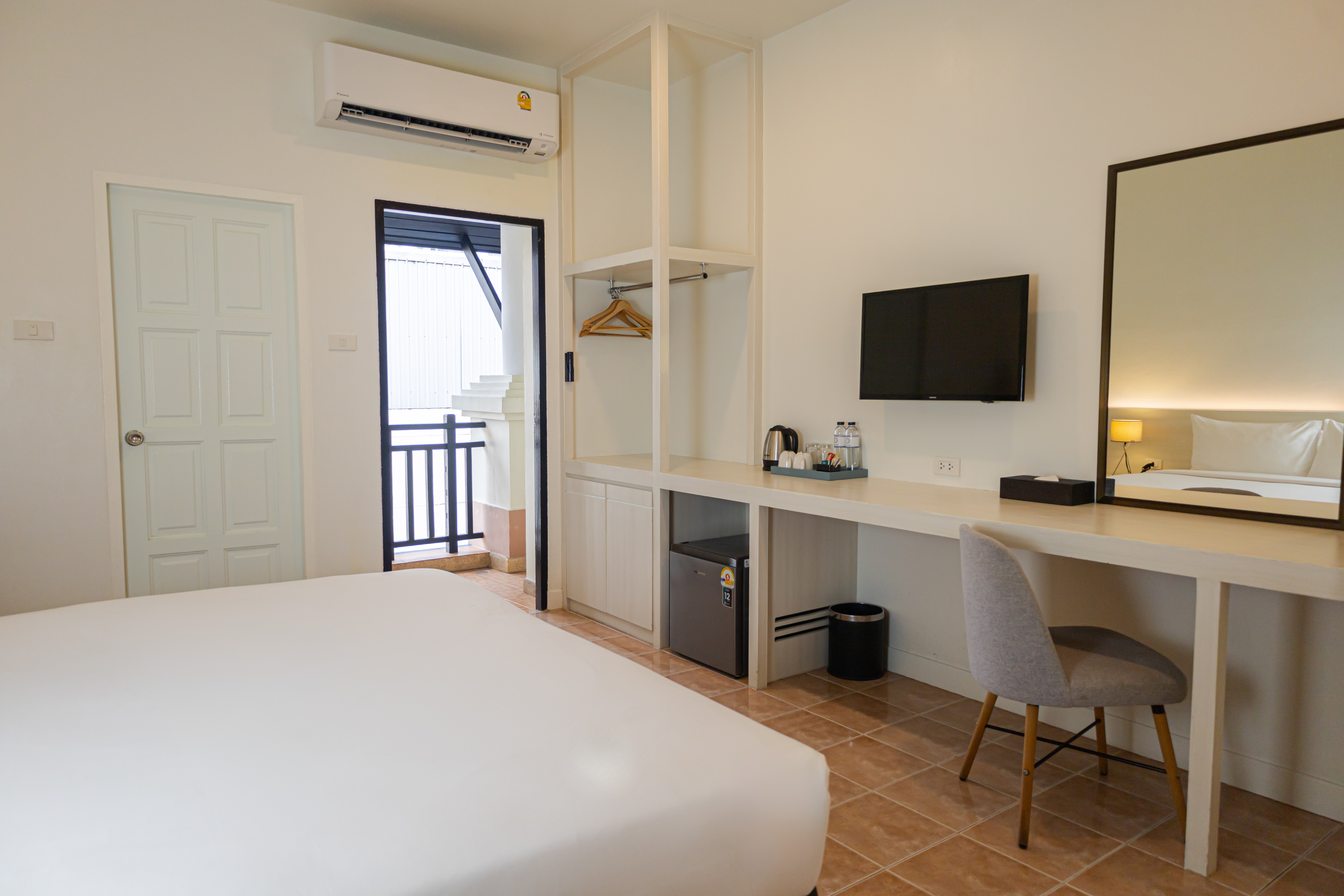 Double or Twin Standard