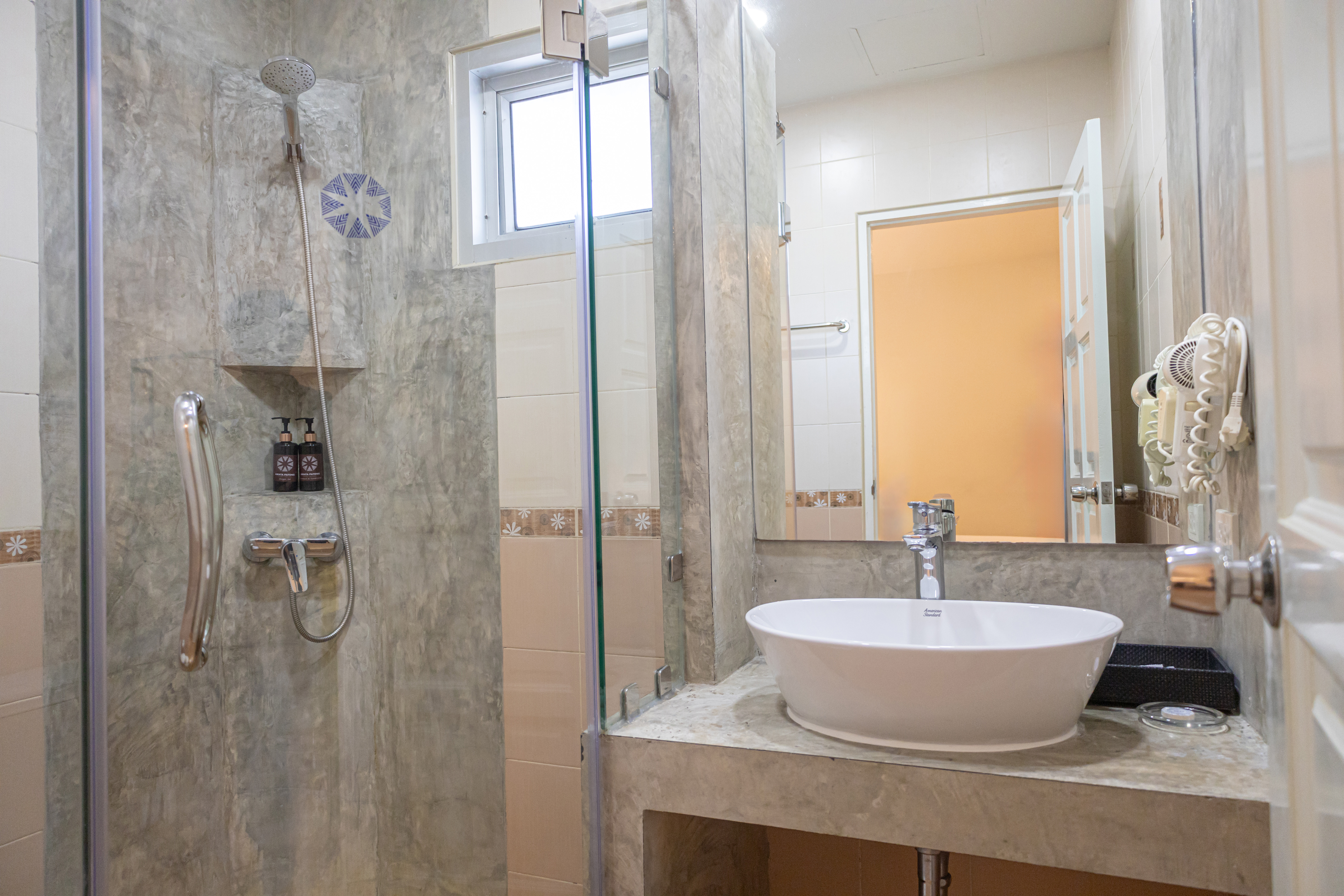 Double or Twin Standard