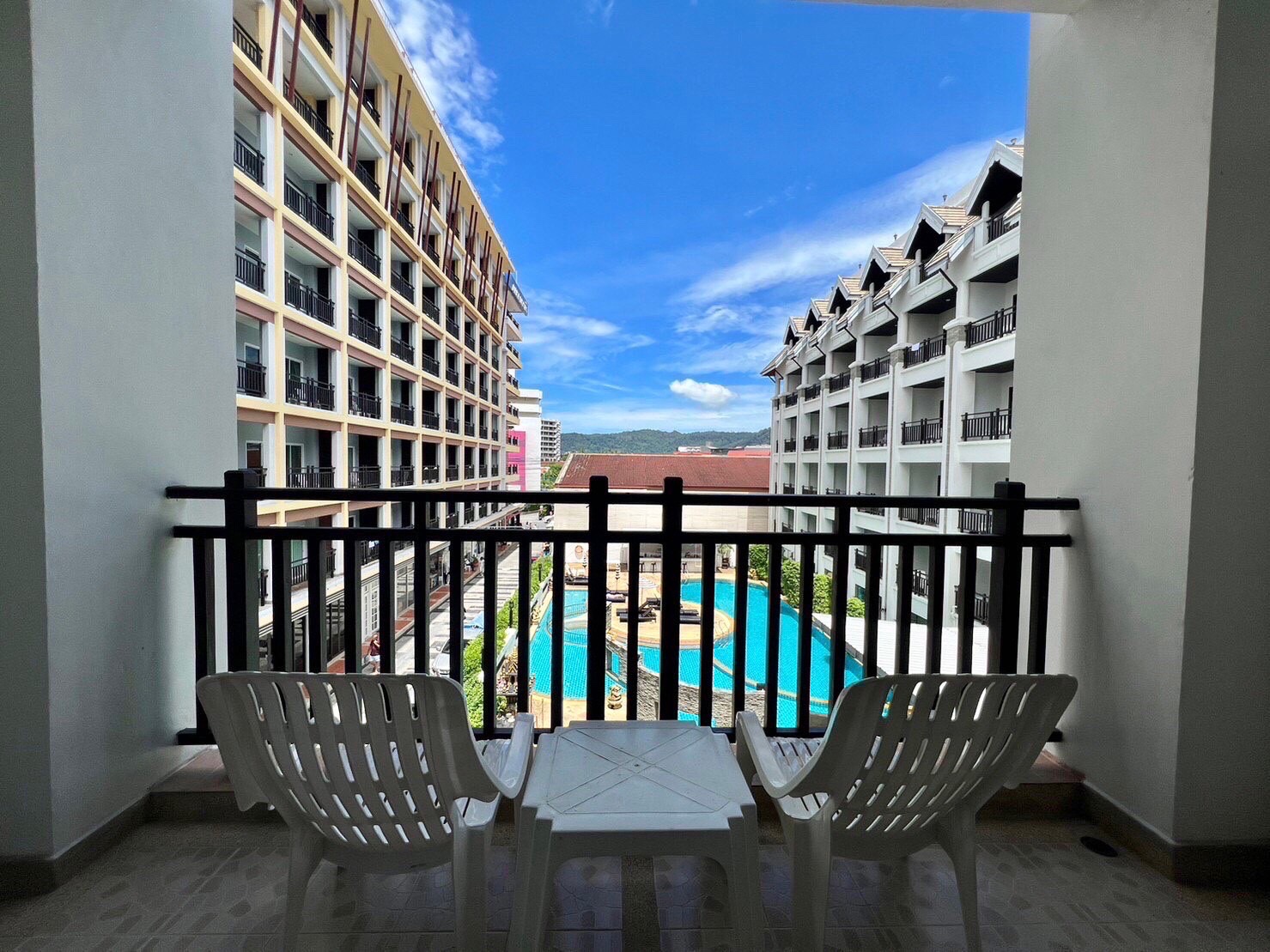 Double or Twin Deluxe Pool View