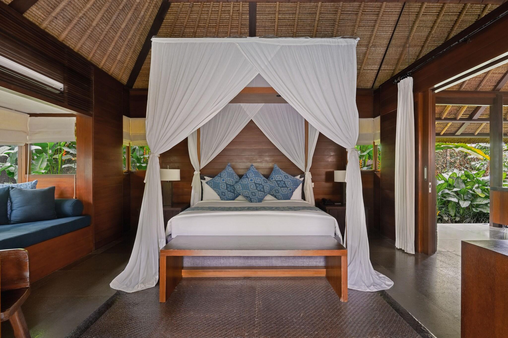 Villa Deluxe King Bed
