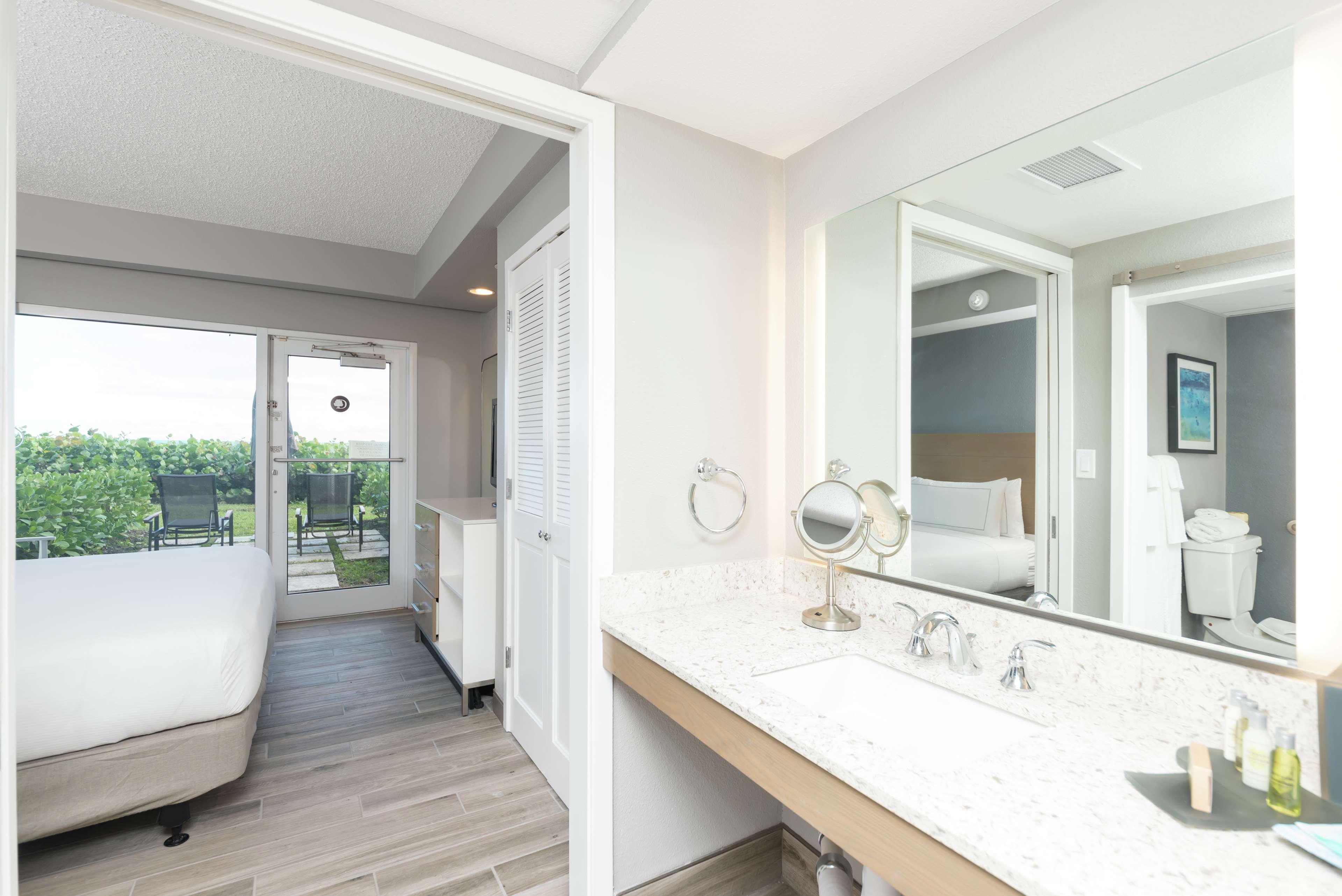 Double Accessible-queen Size Bed