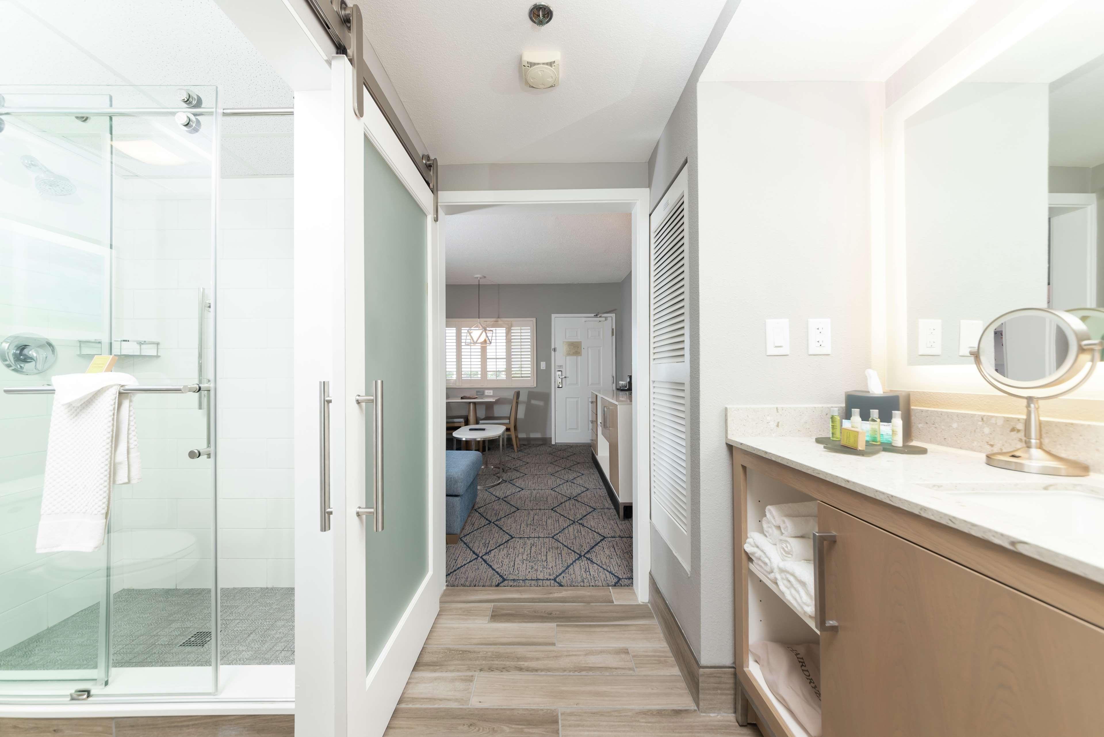 Suite Ocean View King Bed