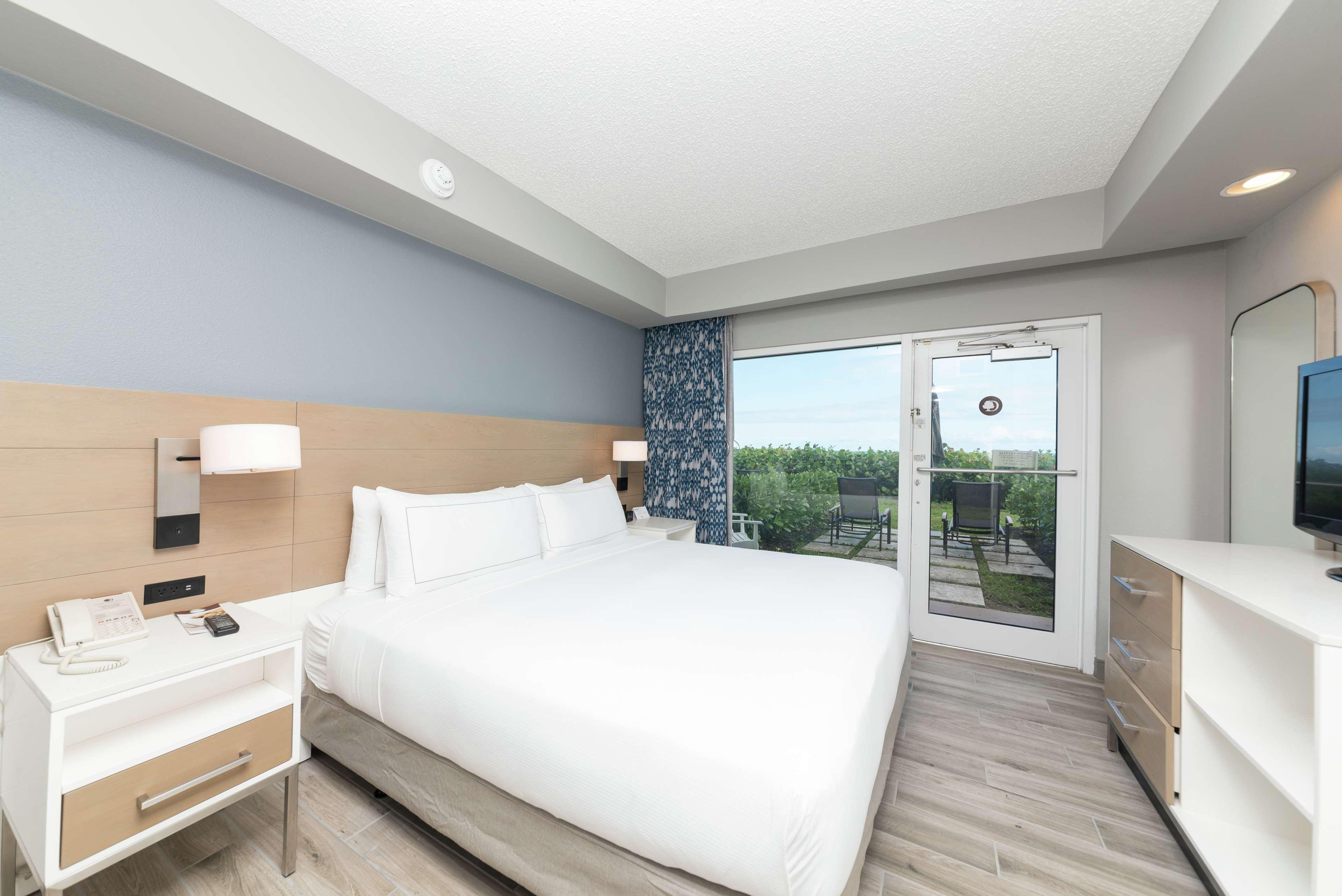 Double Accessible-queen Size Bed