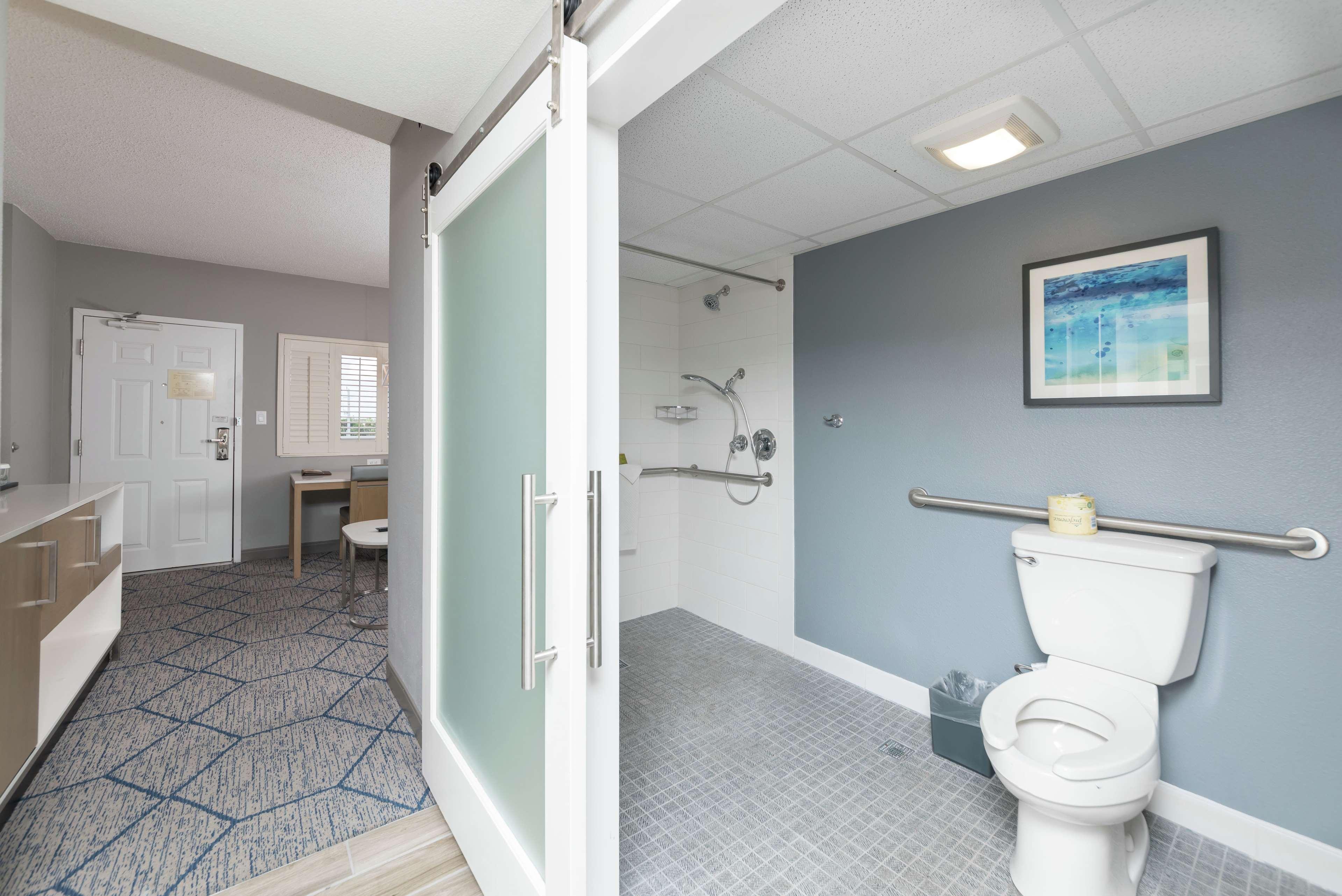 Double Accessible with Views