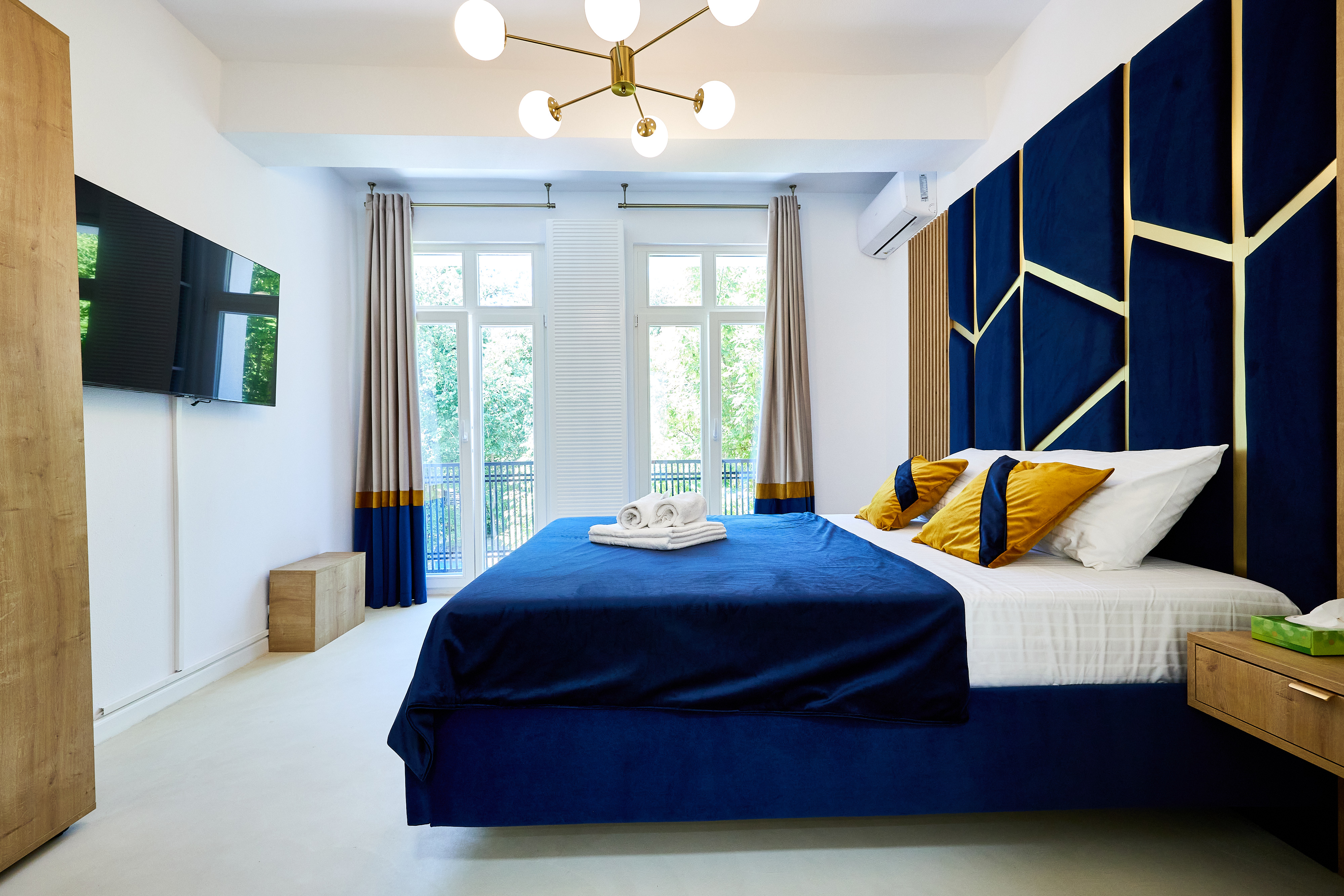 Double Deluxe Queen Bed