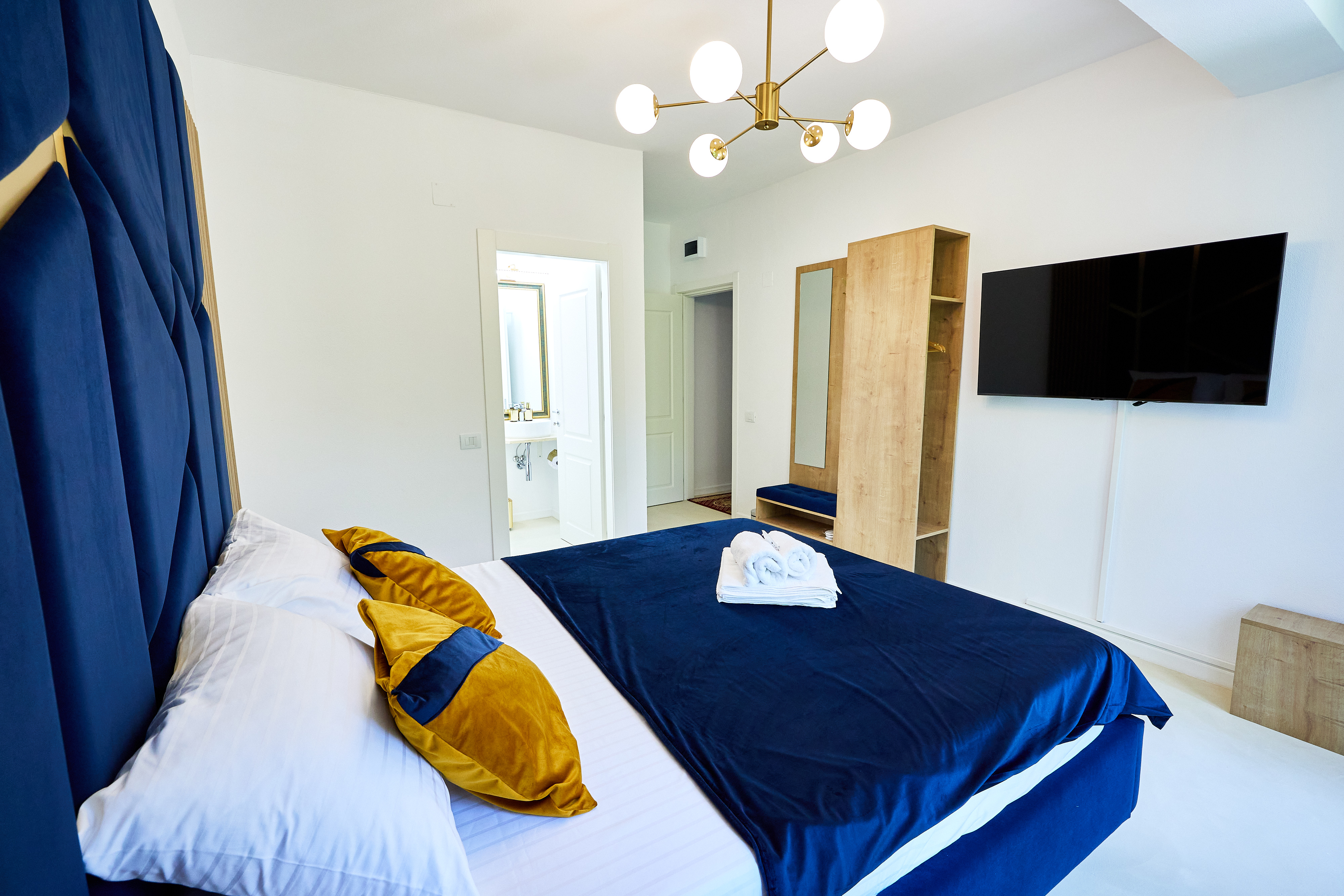 Double Deluxe Queen Bed