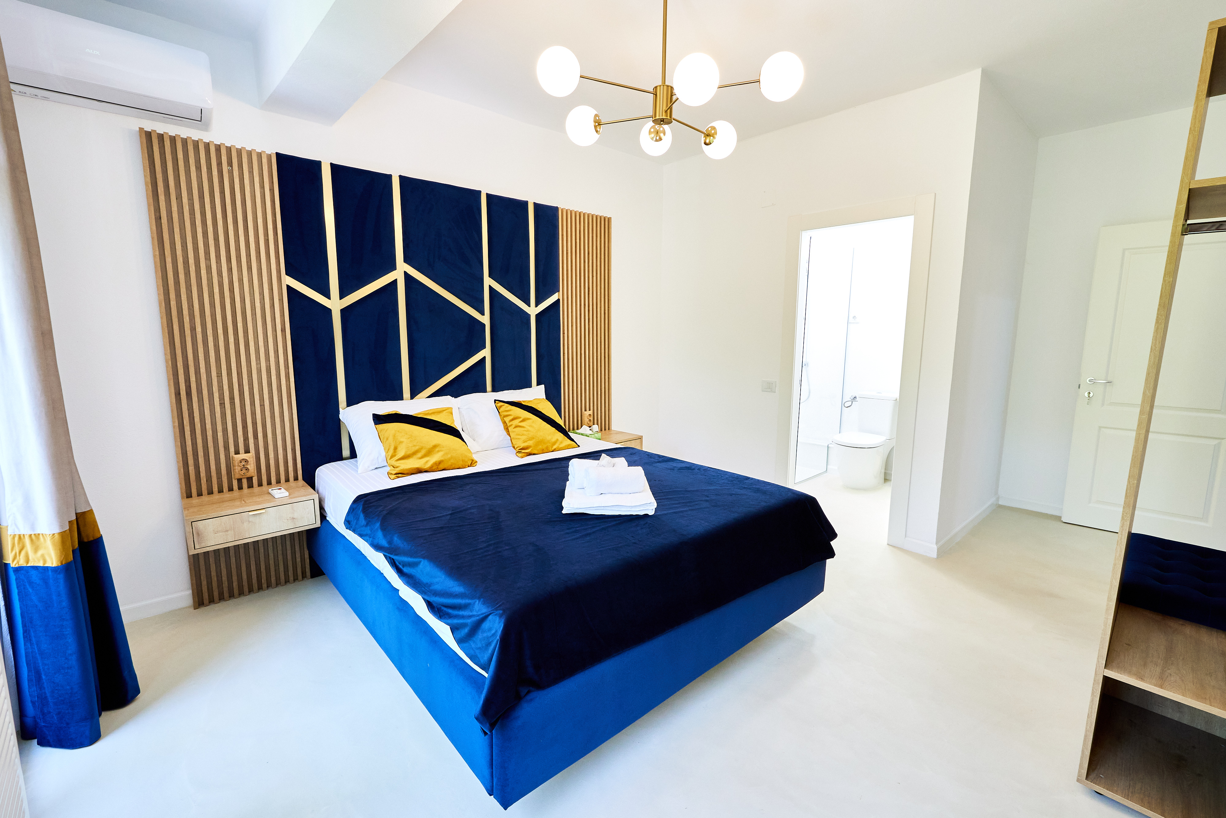 Double Deluxe Queen Bed