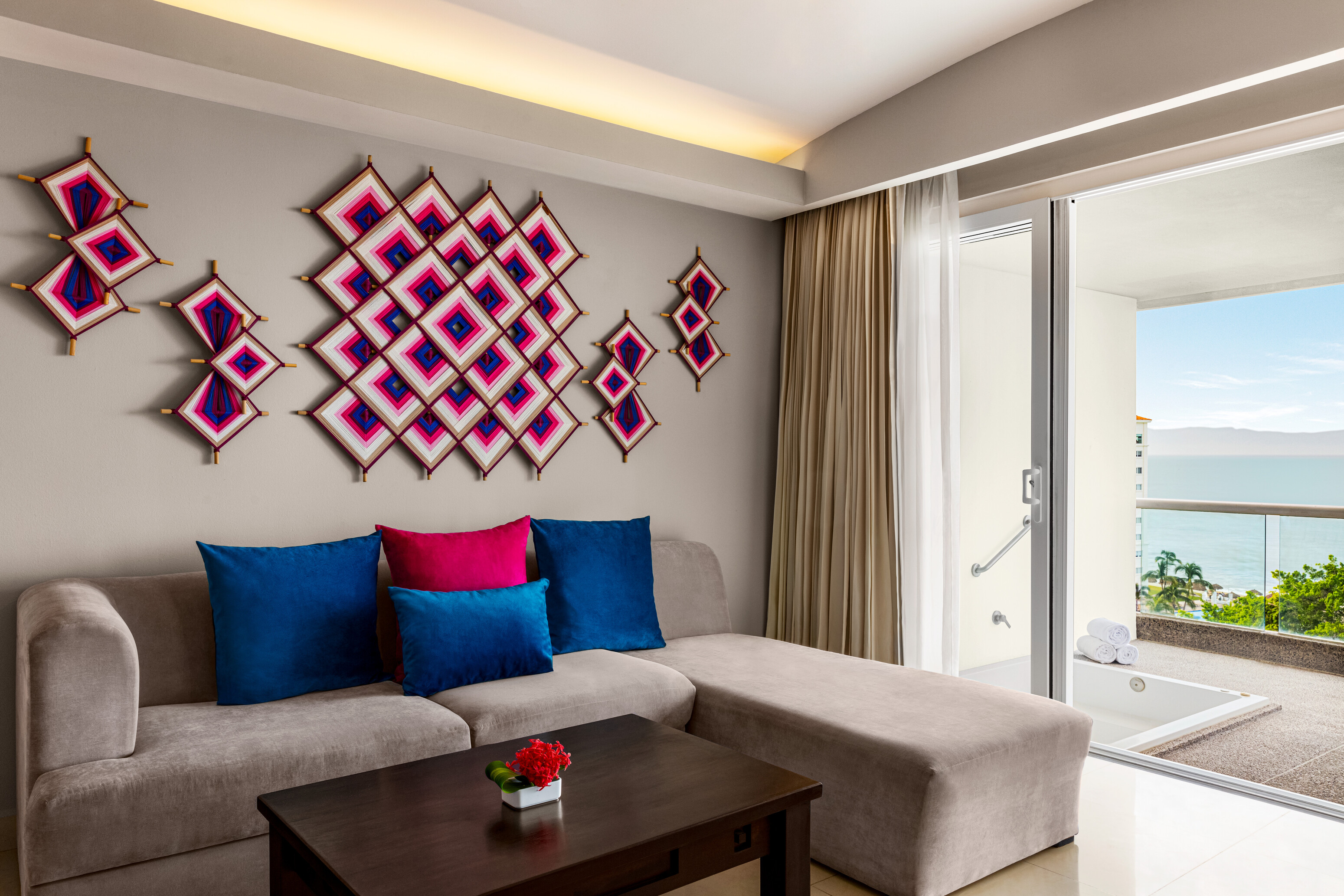 Junior Suite Club King Bed