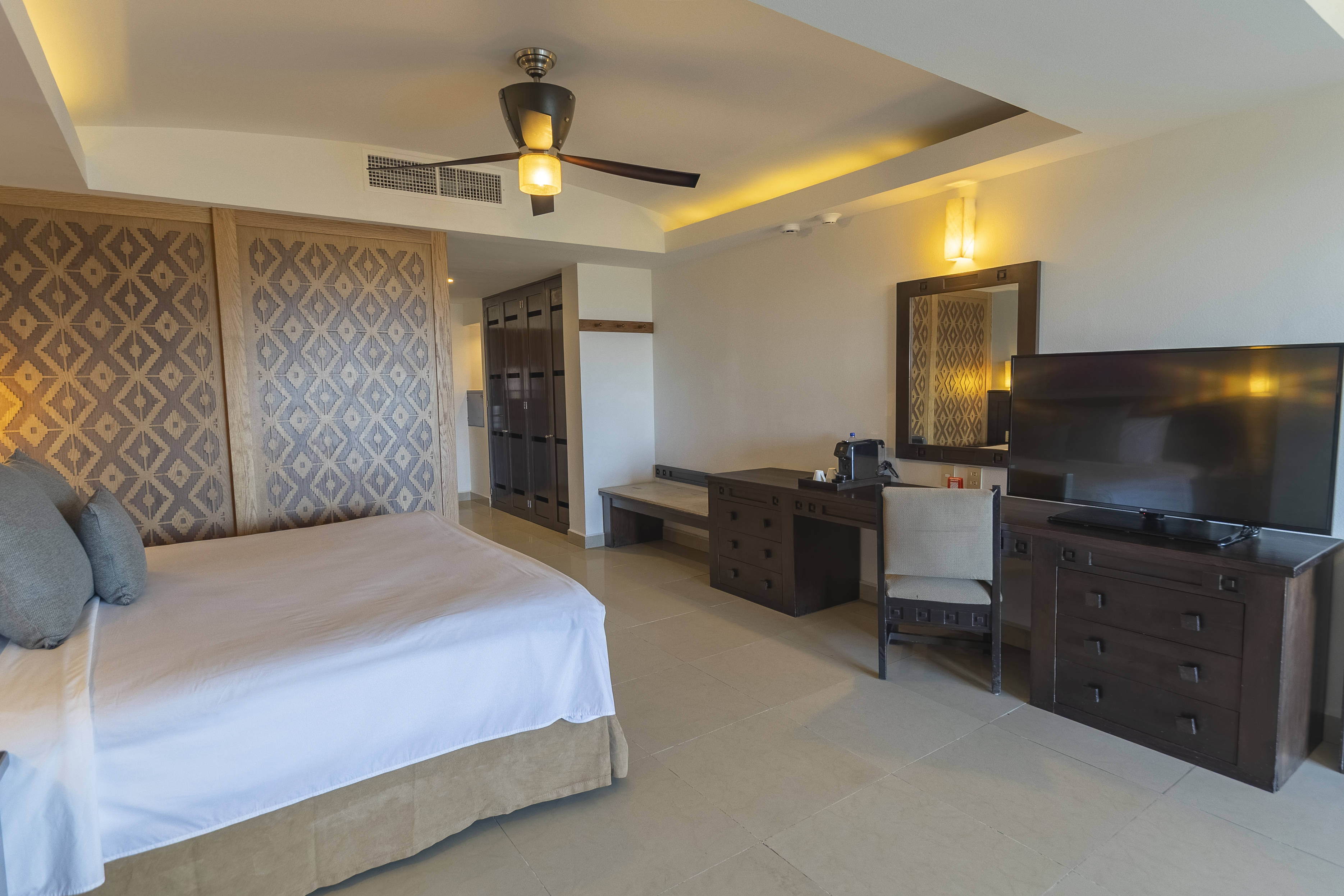 Junior Suite Mountain View