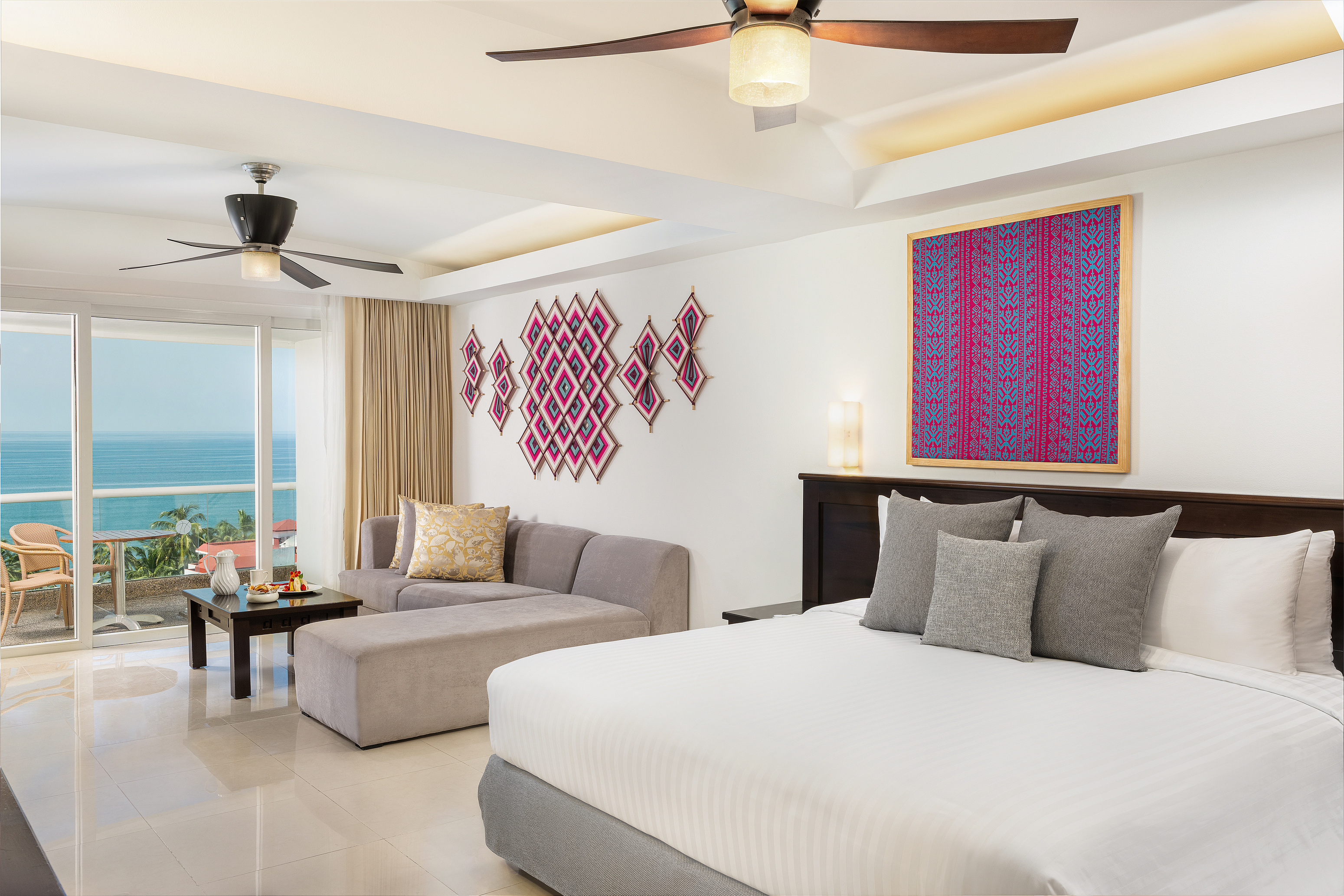 Junior Suite Club King Bed