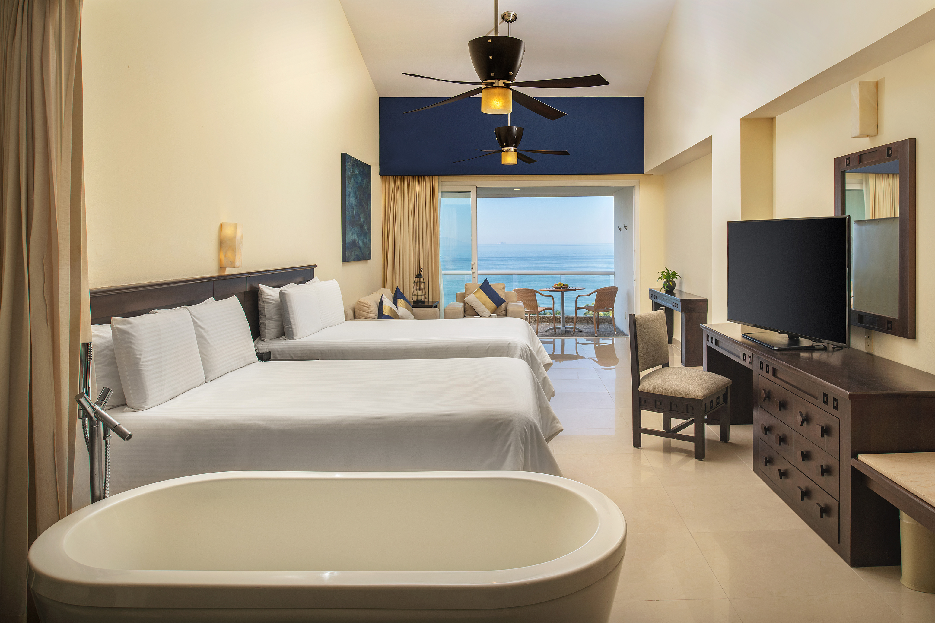 Junior Suite Ocean View Two Double Beds