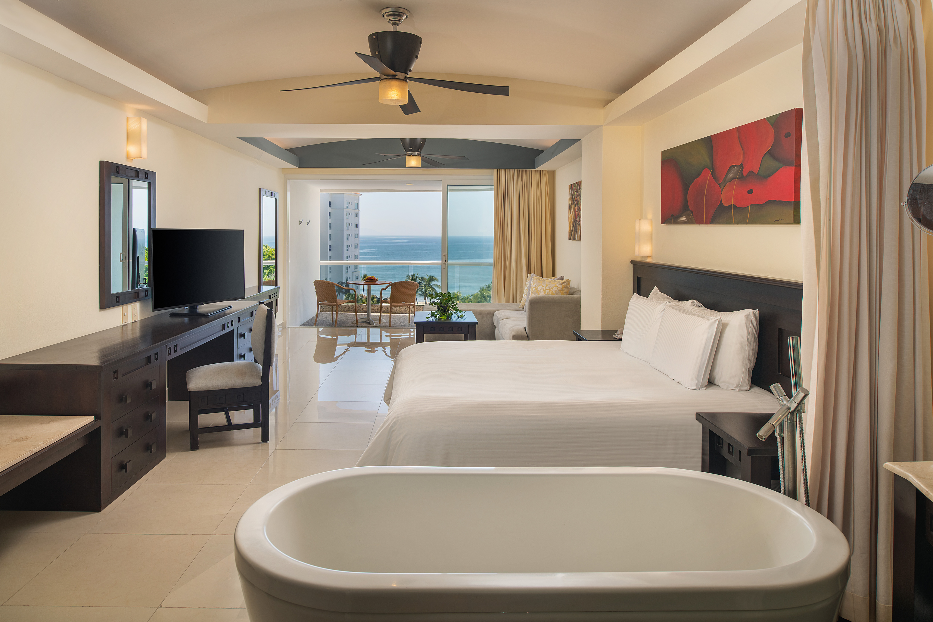 Junior Suite Ocean View King Bed