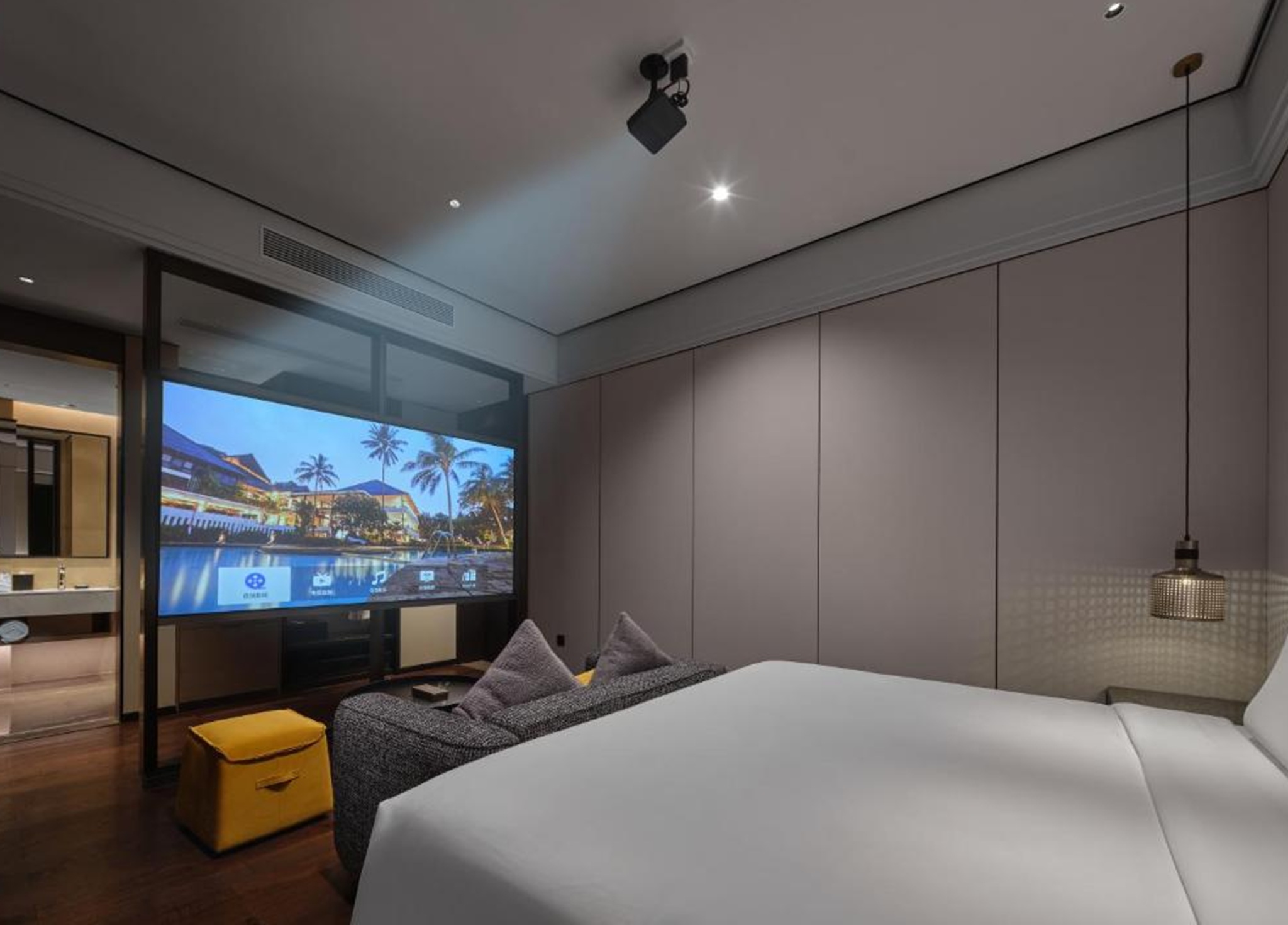 Double Deluxe King Bed