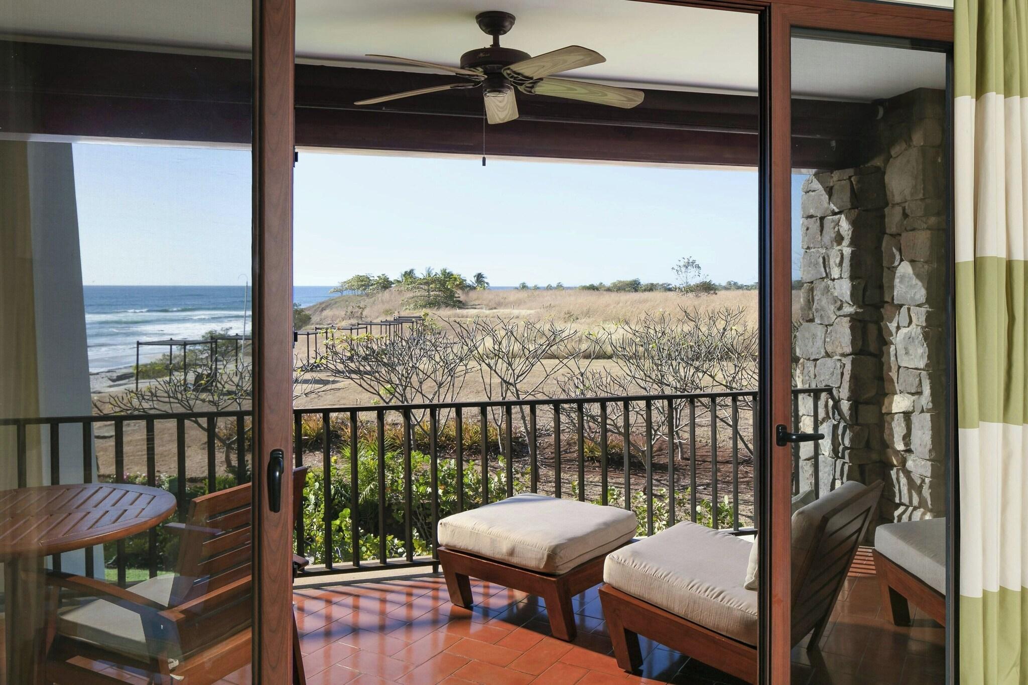Suite Ocean Front King Bed