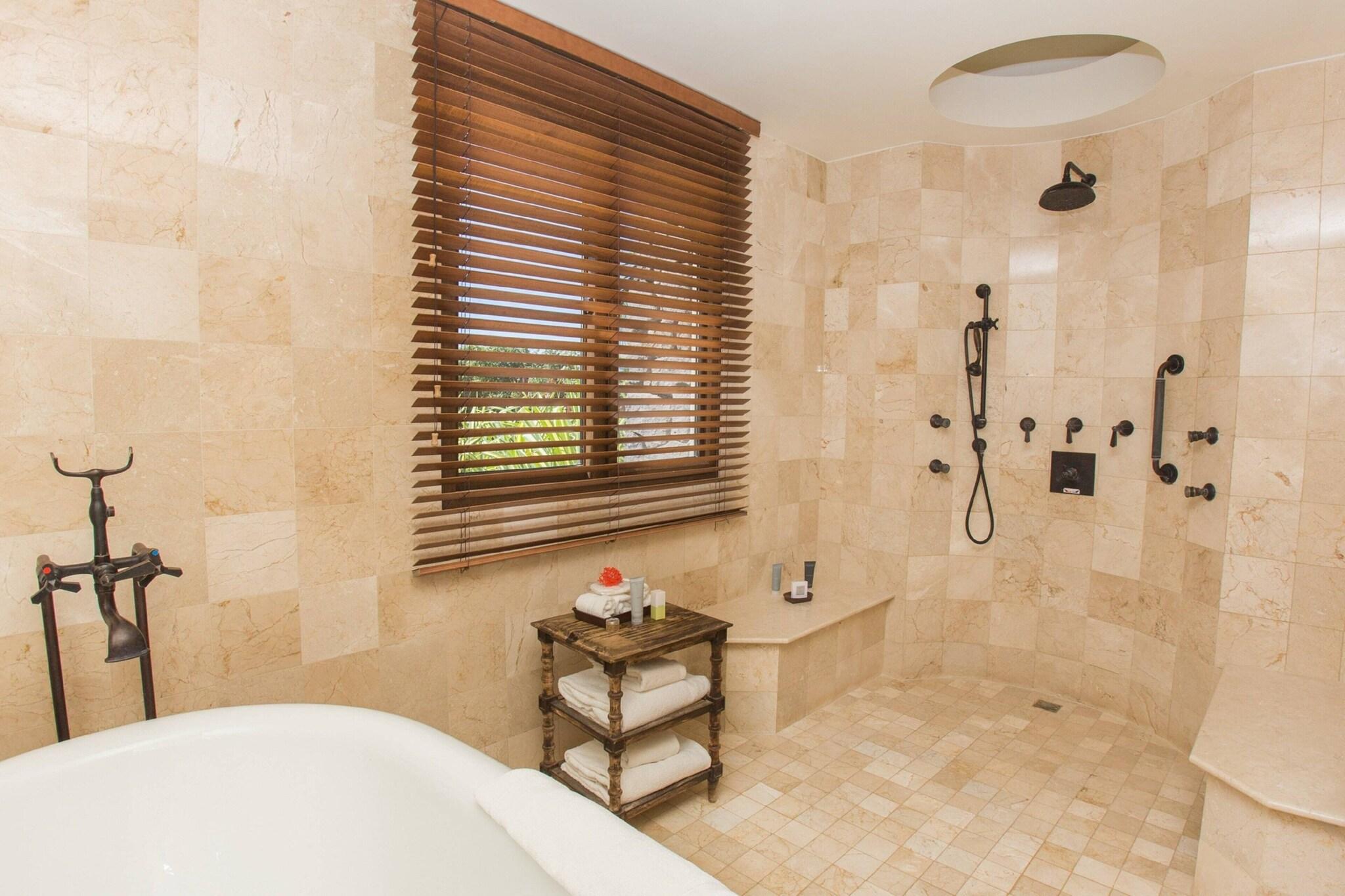 Suite Ocean View King Bed