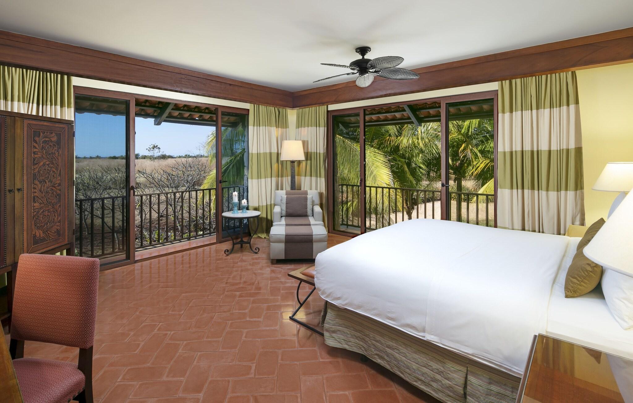 Suite Ocean Front King Bed