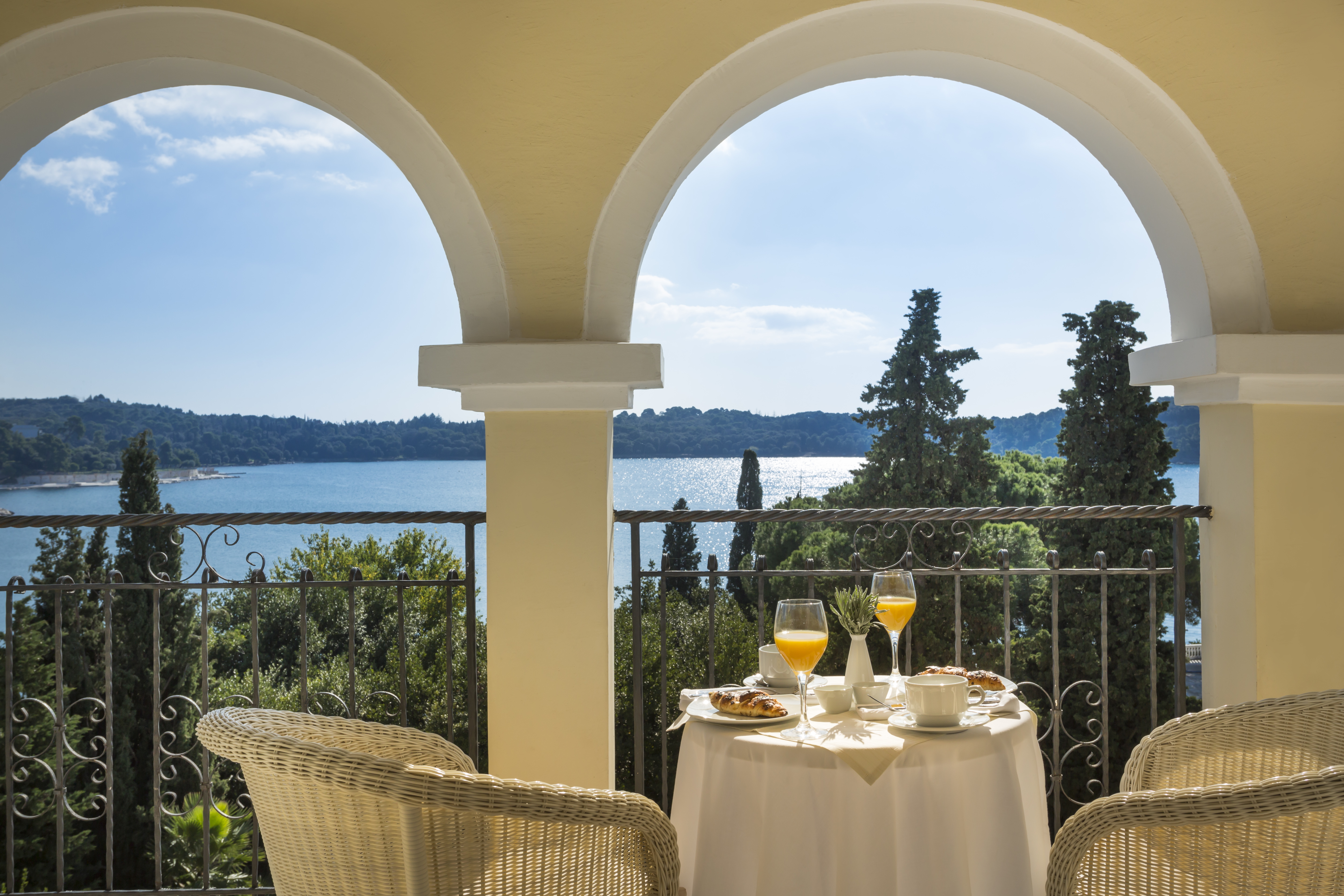 Suite Deluxe with Views