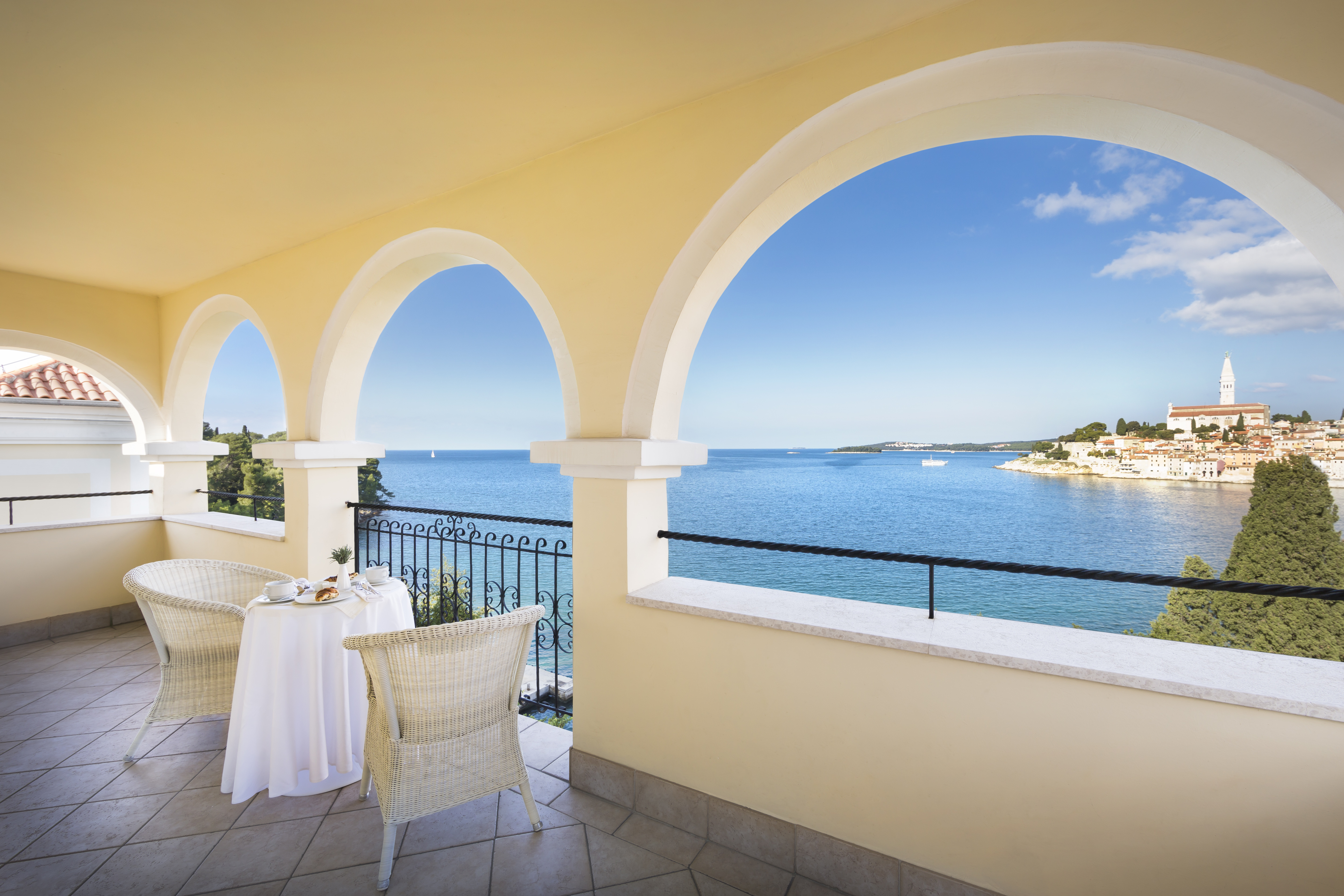 Suite Deluxe with Views