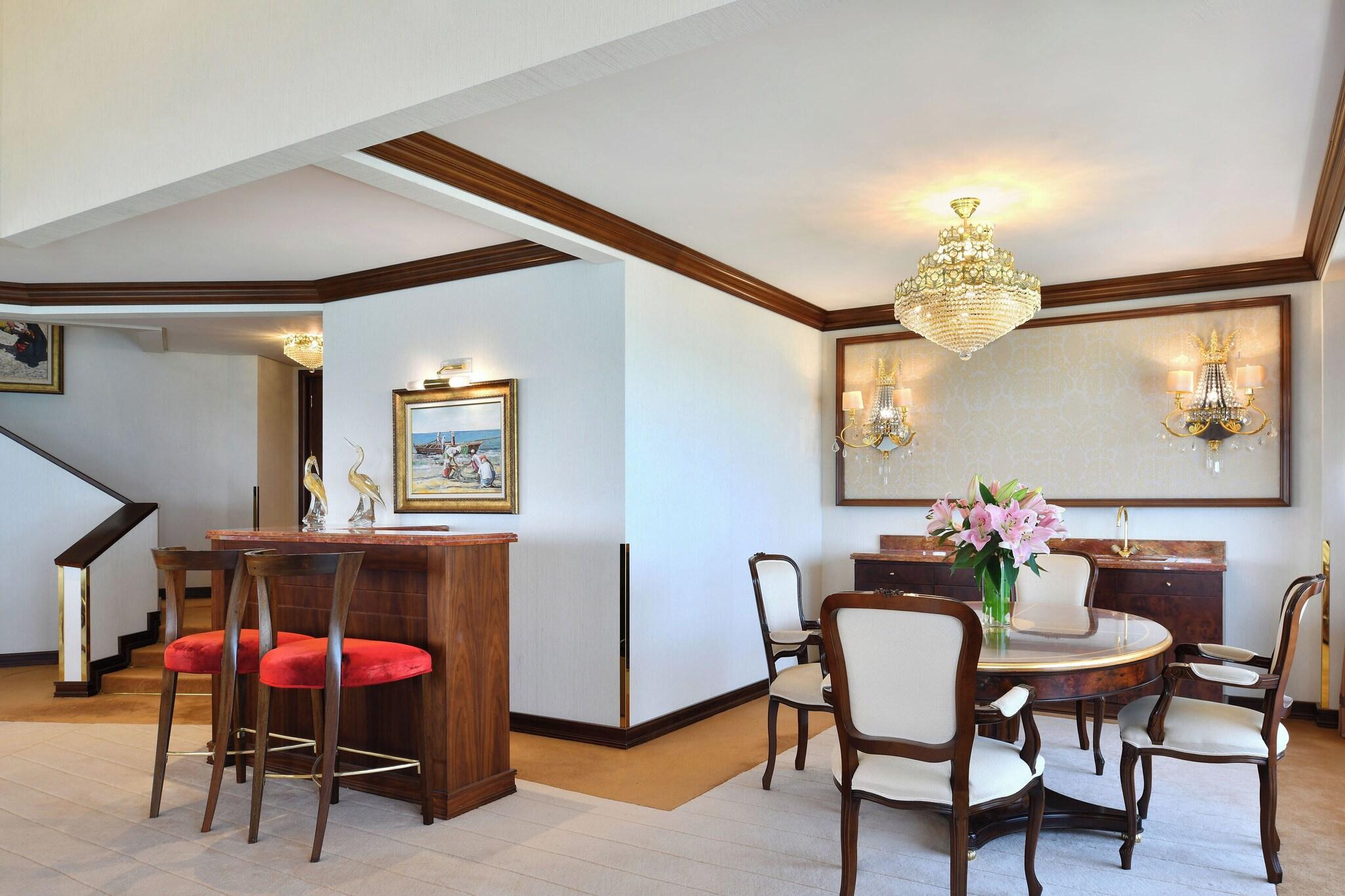 Suite Sea View King Bed