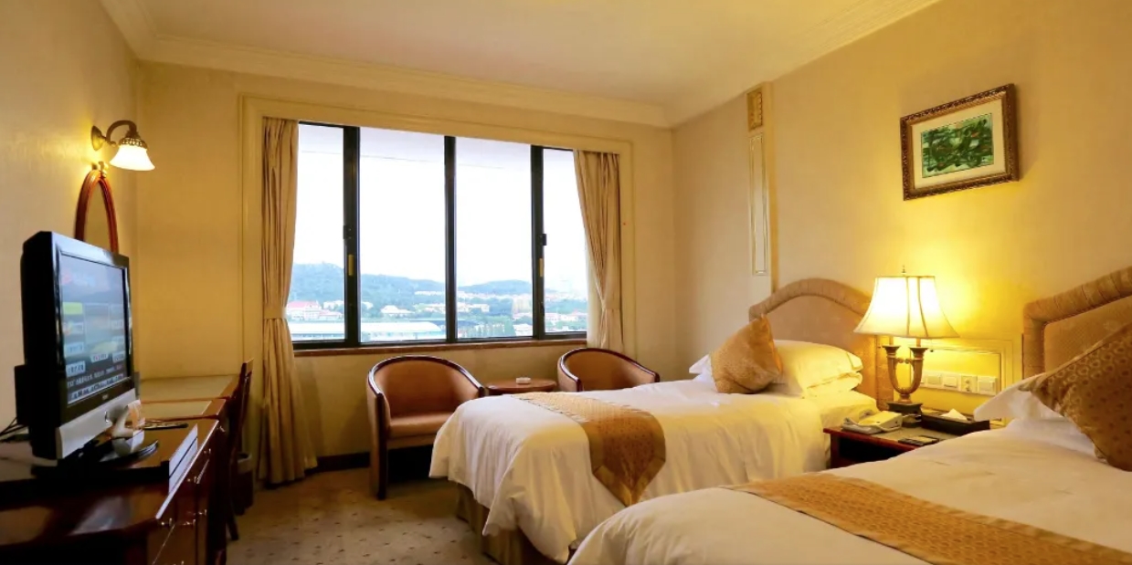 Twin Executive City View