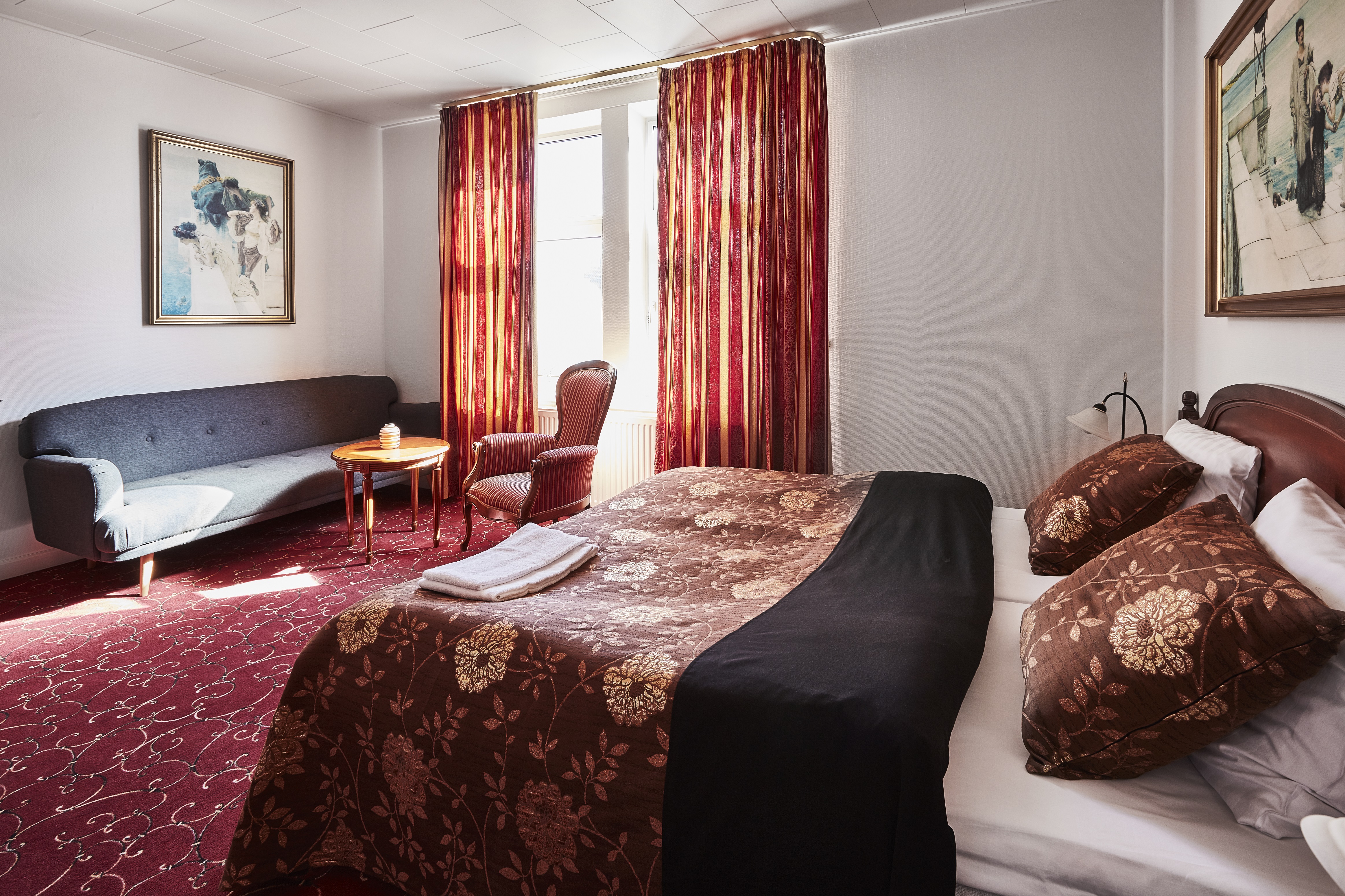 Double or Twin Standard