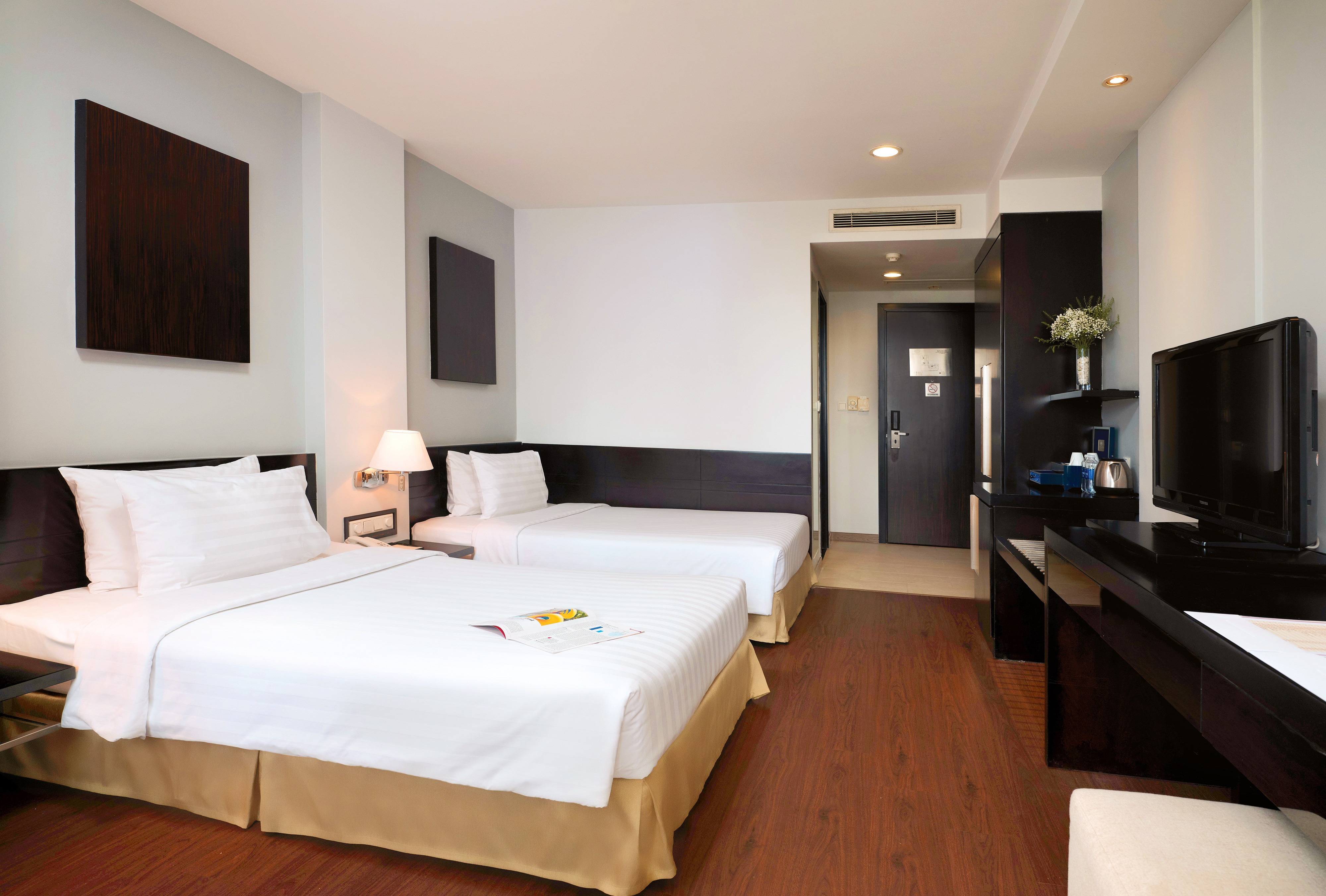 Twin Deluxe City View