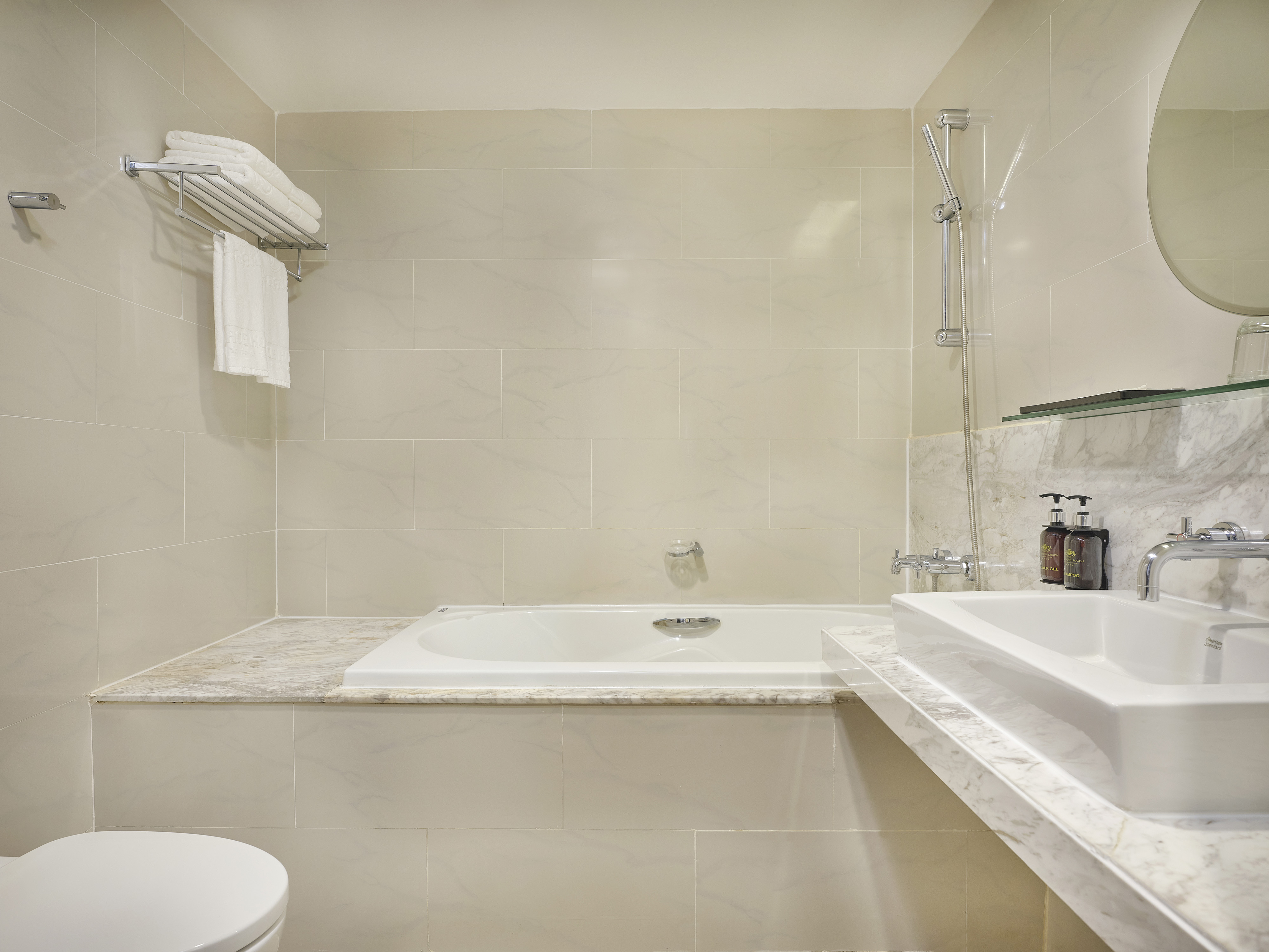 Twin Deluxe City View