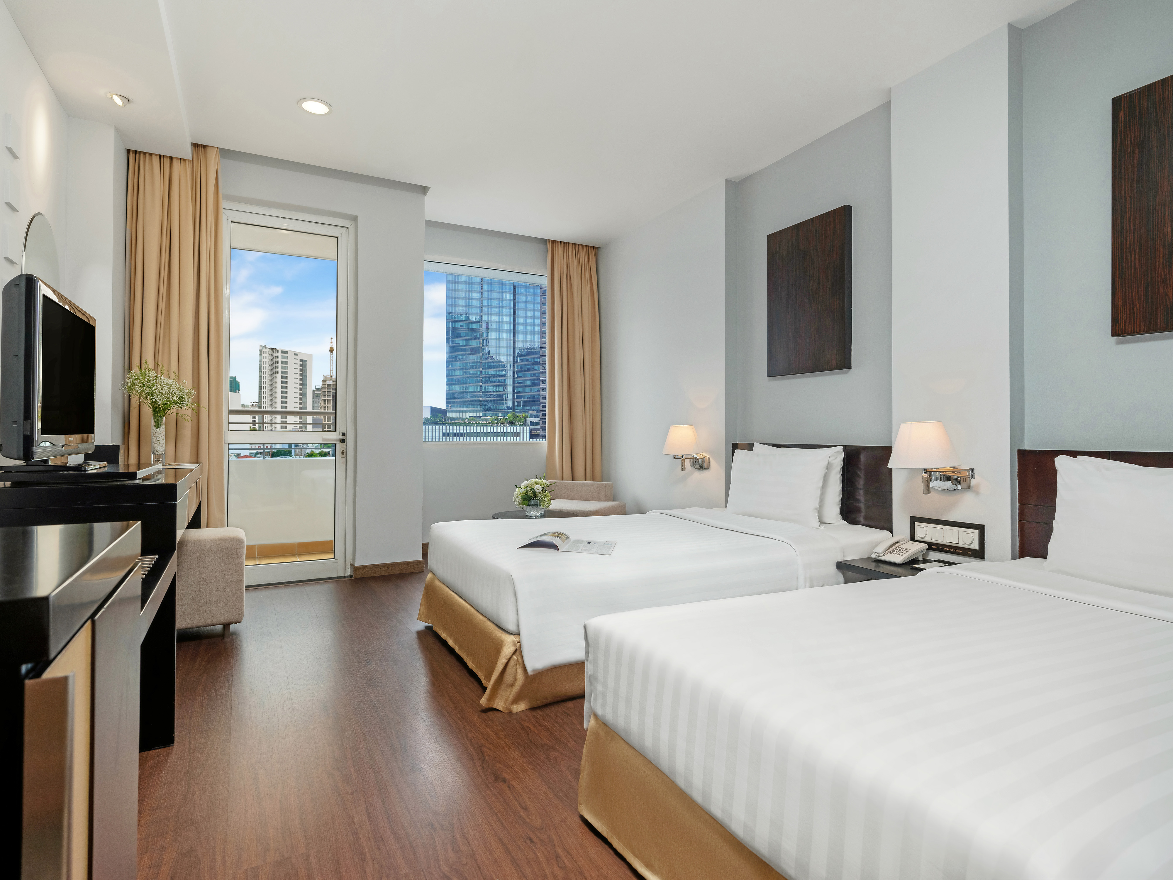 Twin Deluxe City View