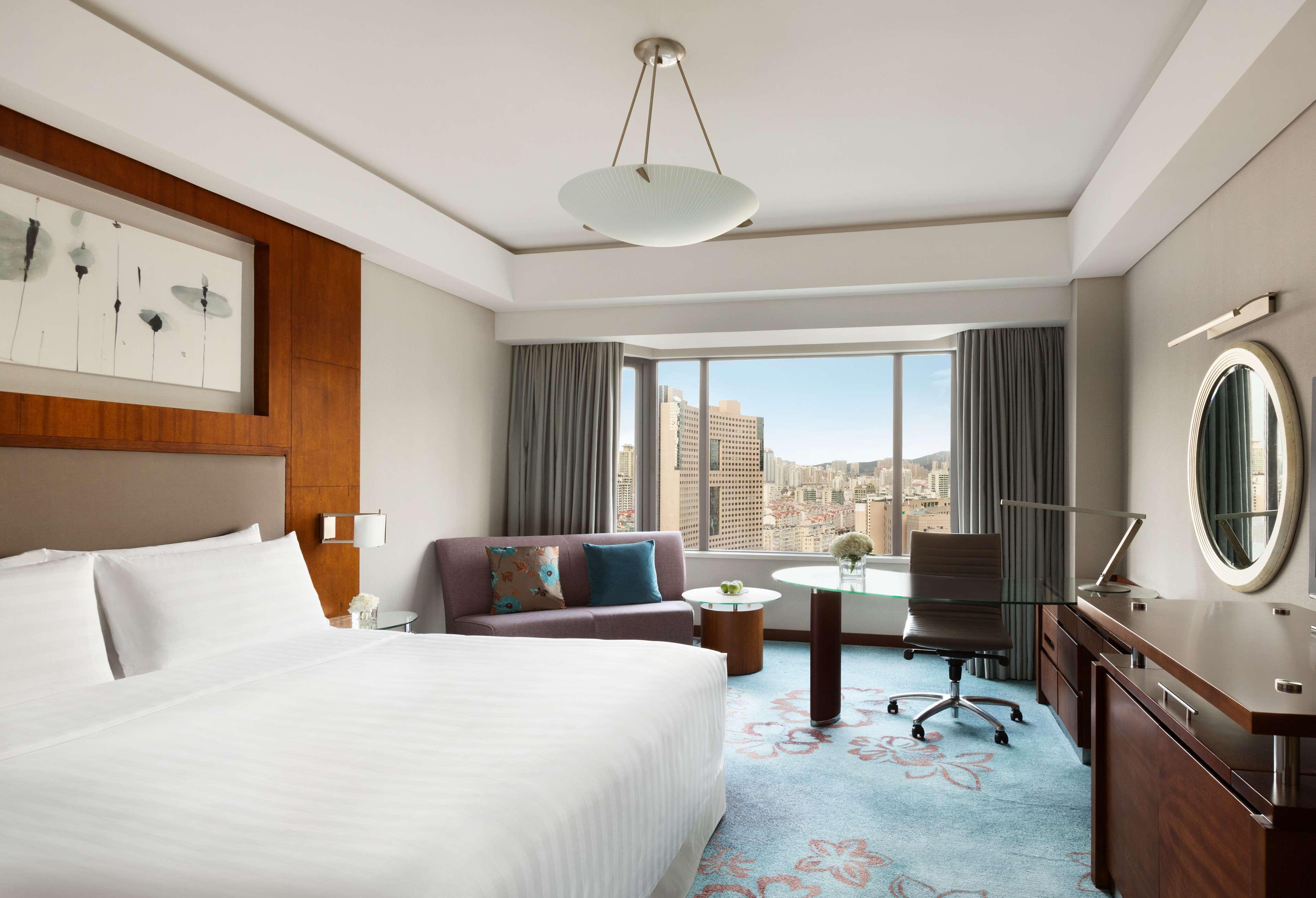 Double Deluxe King Bed