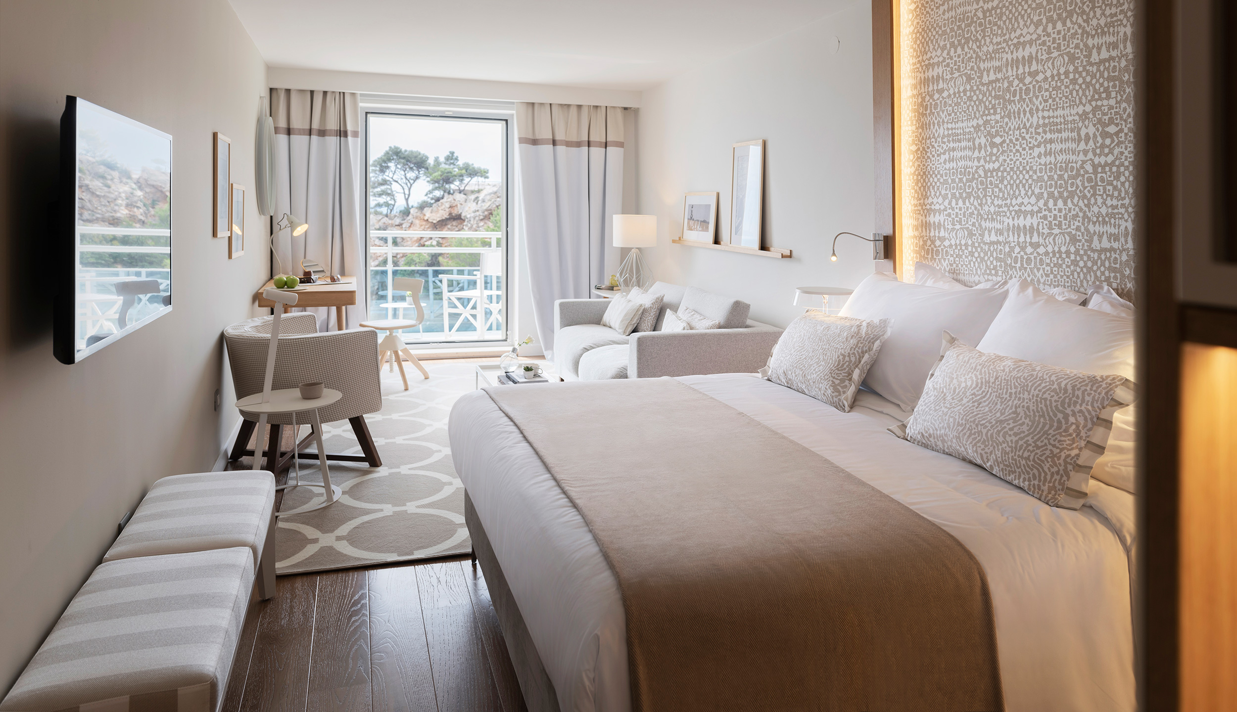 Double Deluxe Sea View with Balcony