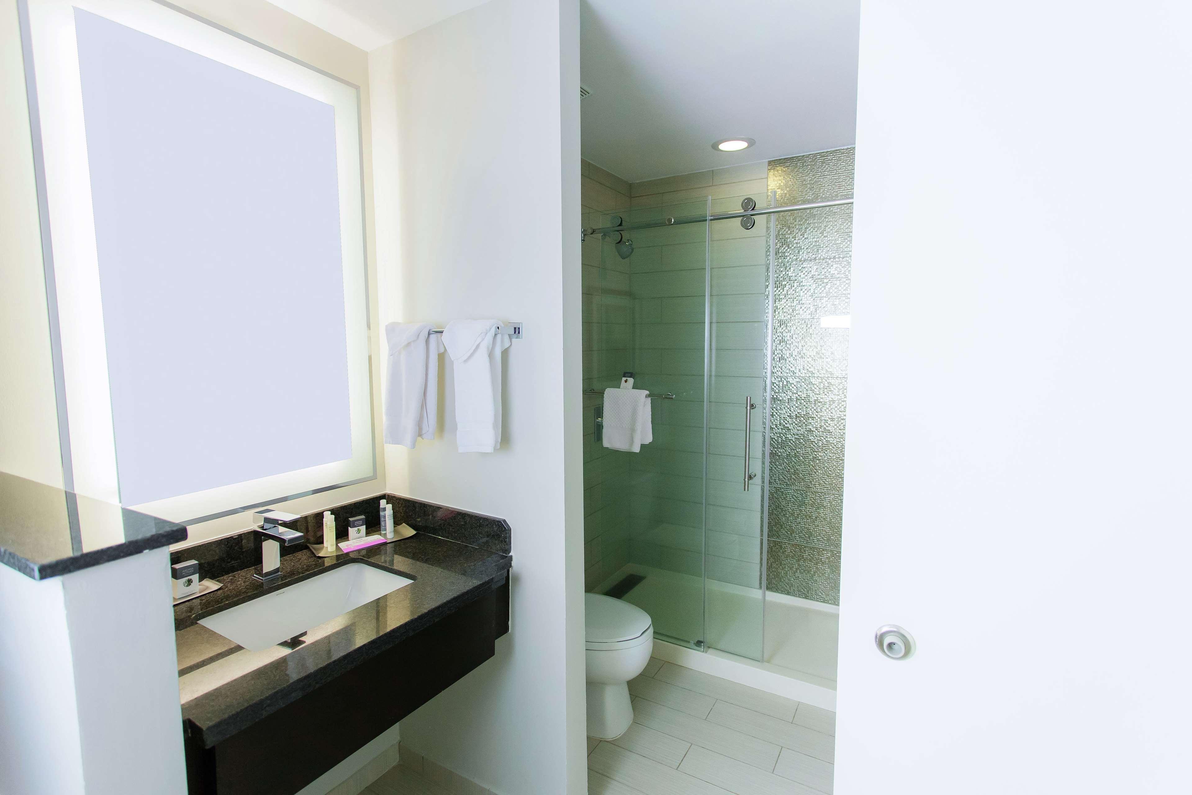 Junior Suite King Bed Non Smoking