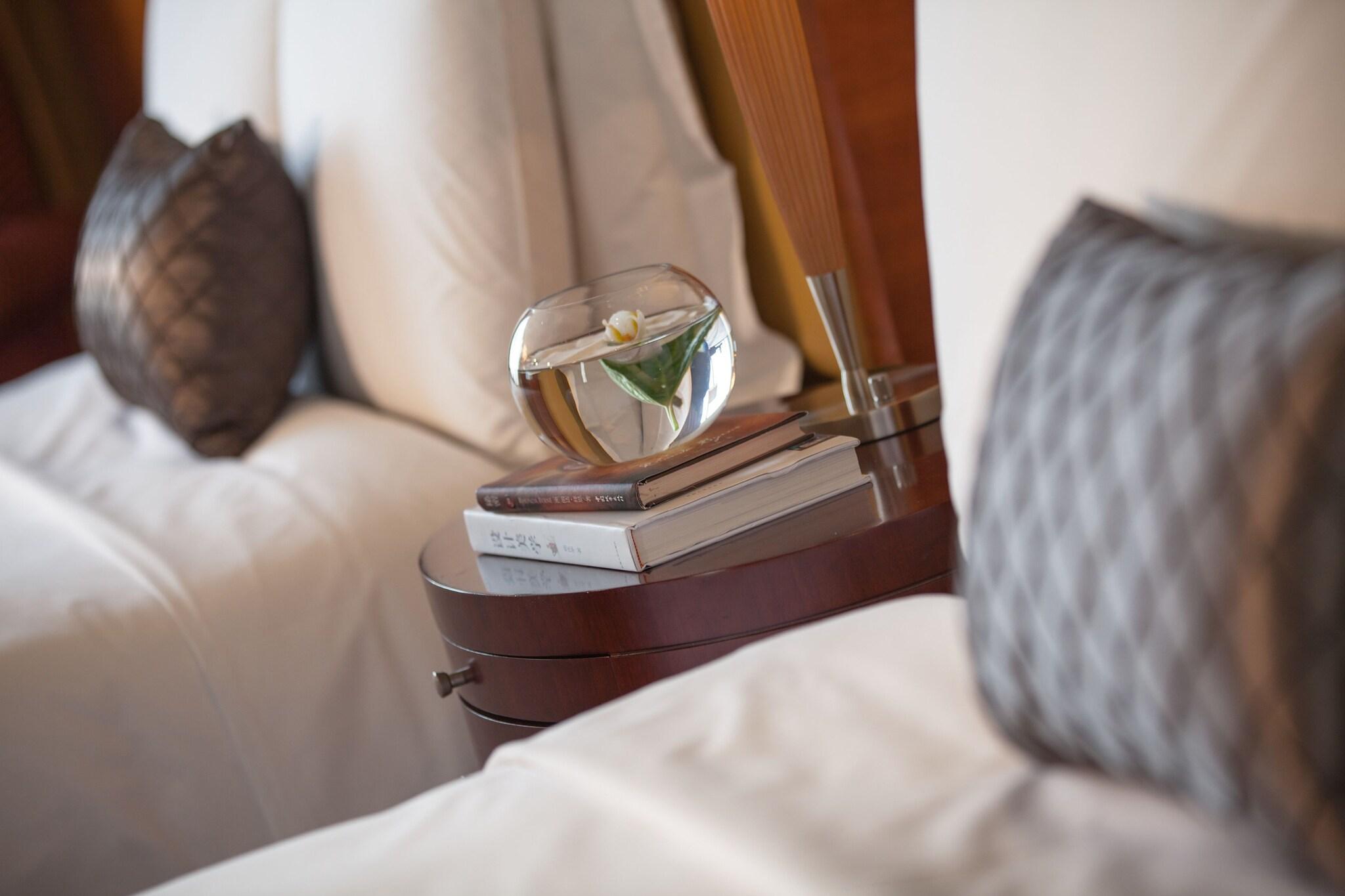 Double Club King Bed