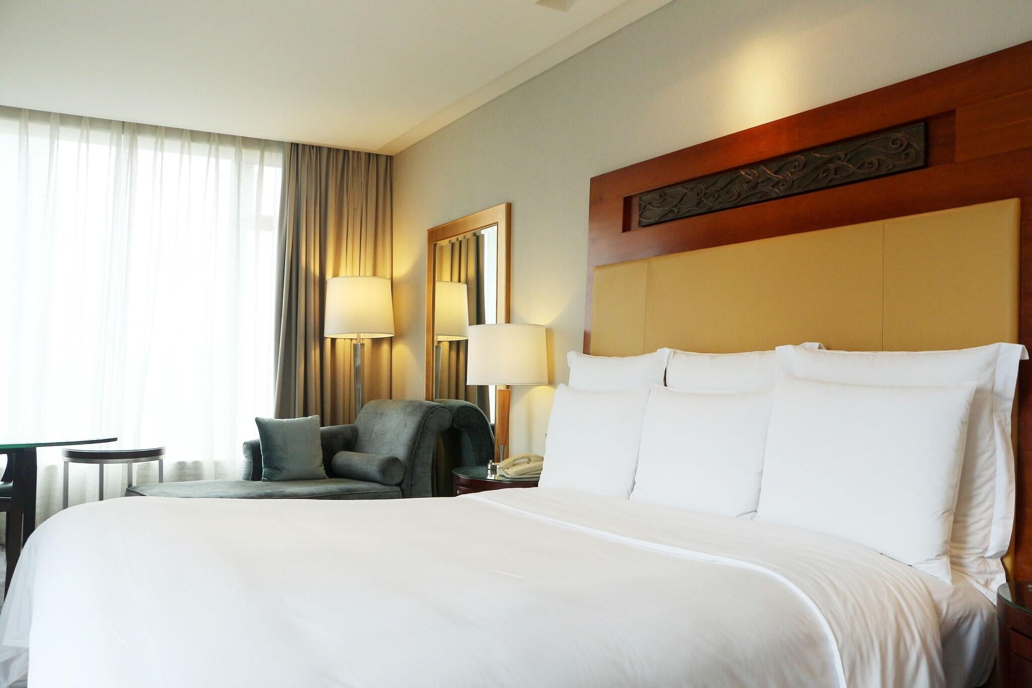 Double Club King Bed