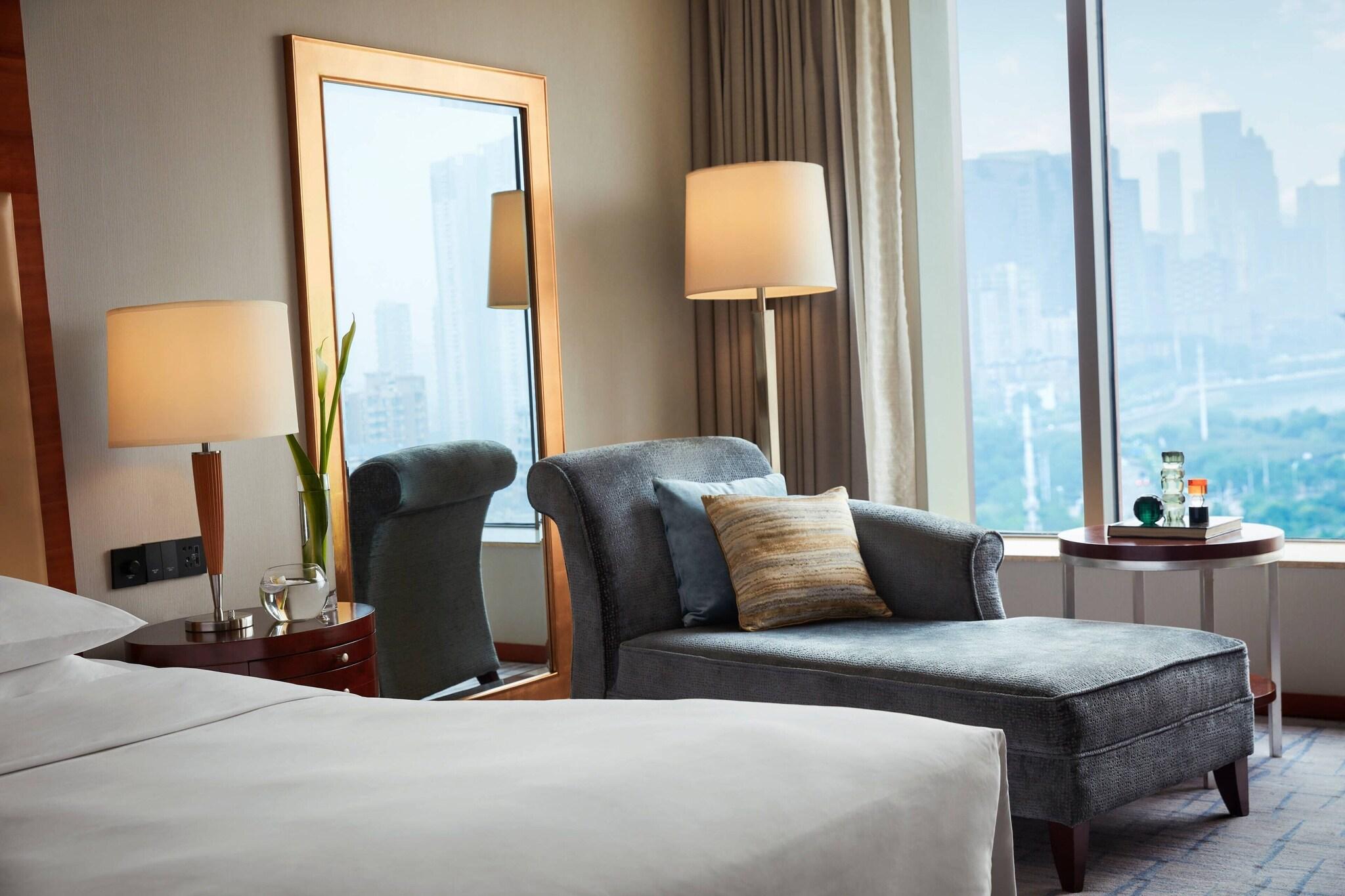 Double Club King Bed