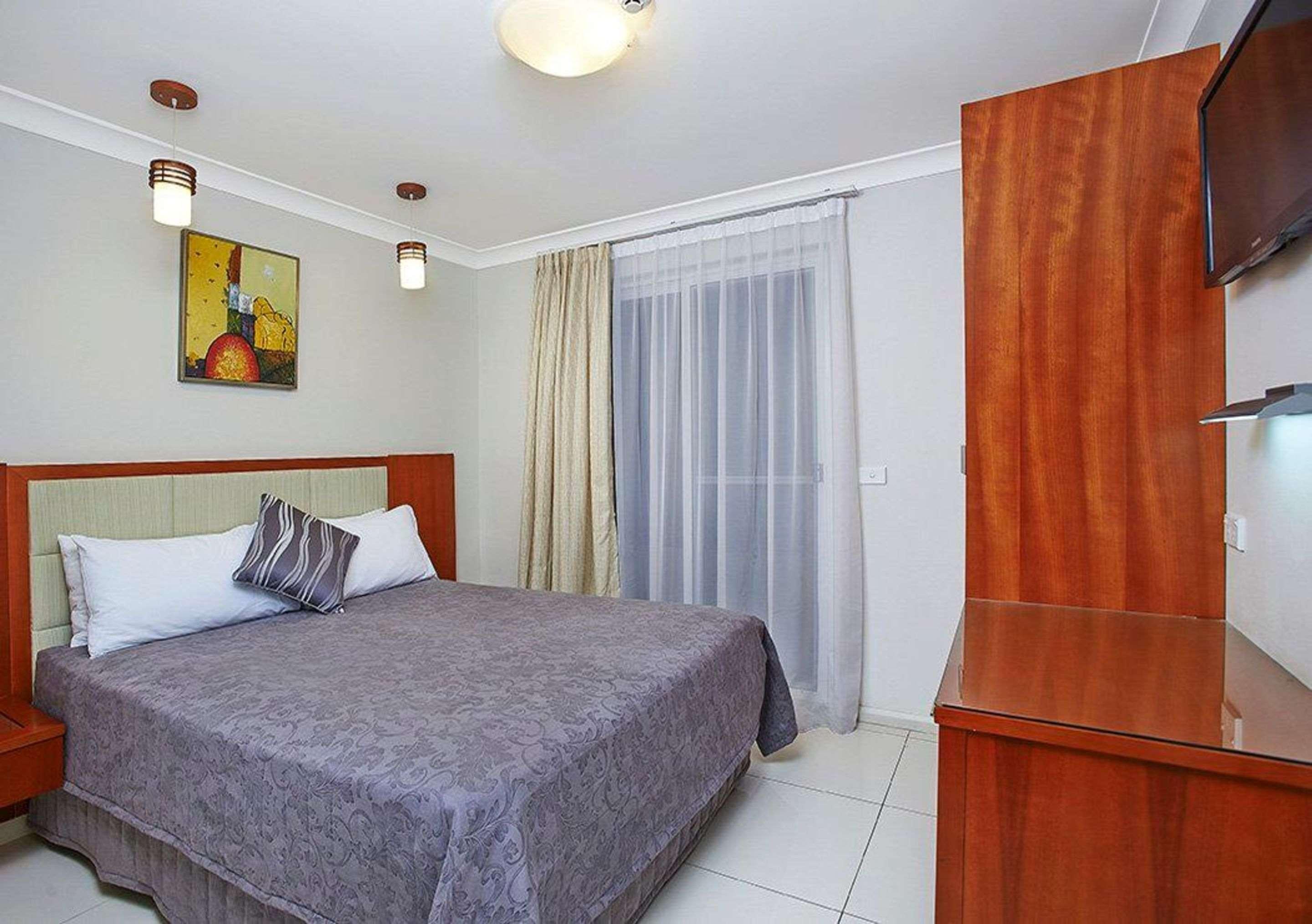 Suite Queen Bed Non Smoking