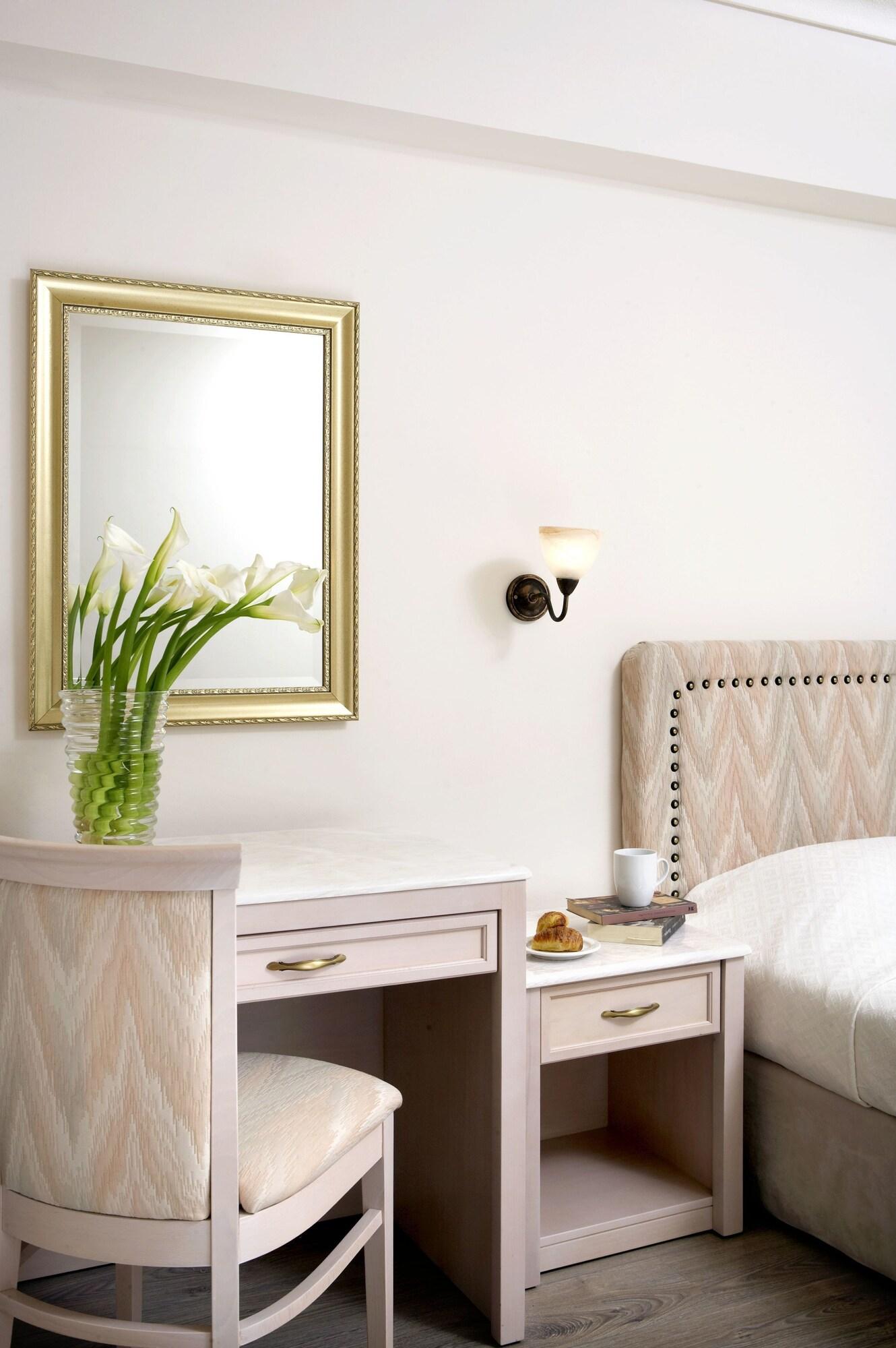 Family Room Side Sea View