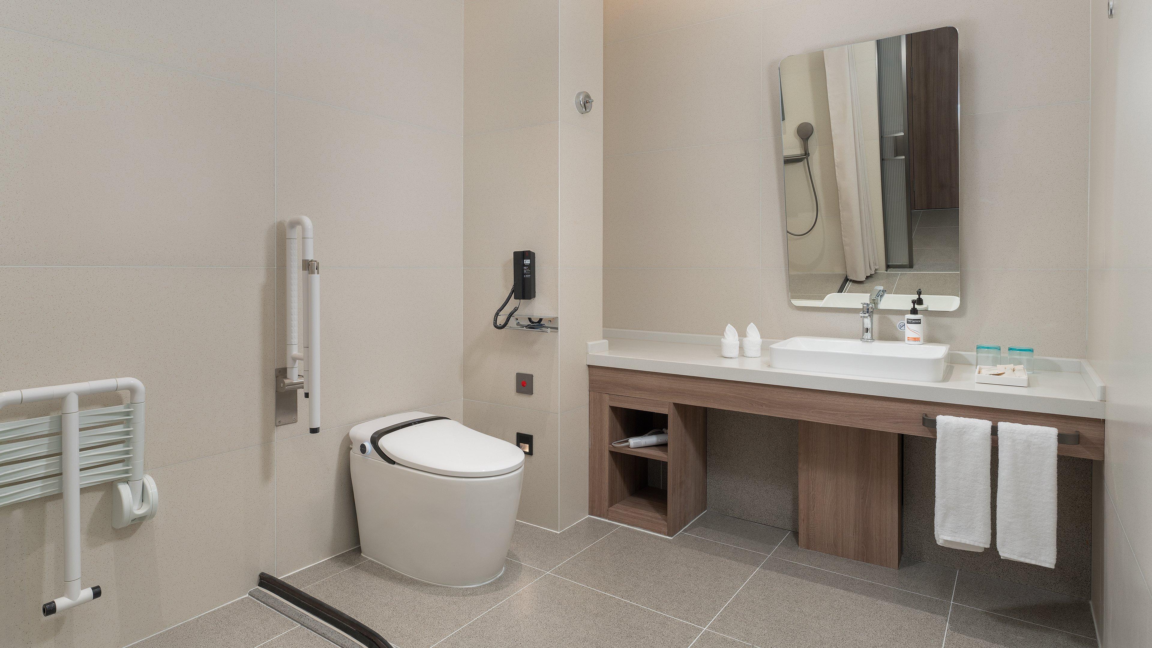 Double Accessible King Size Bed