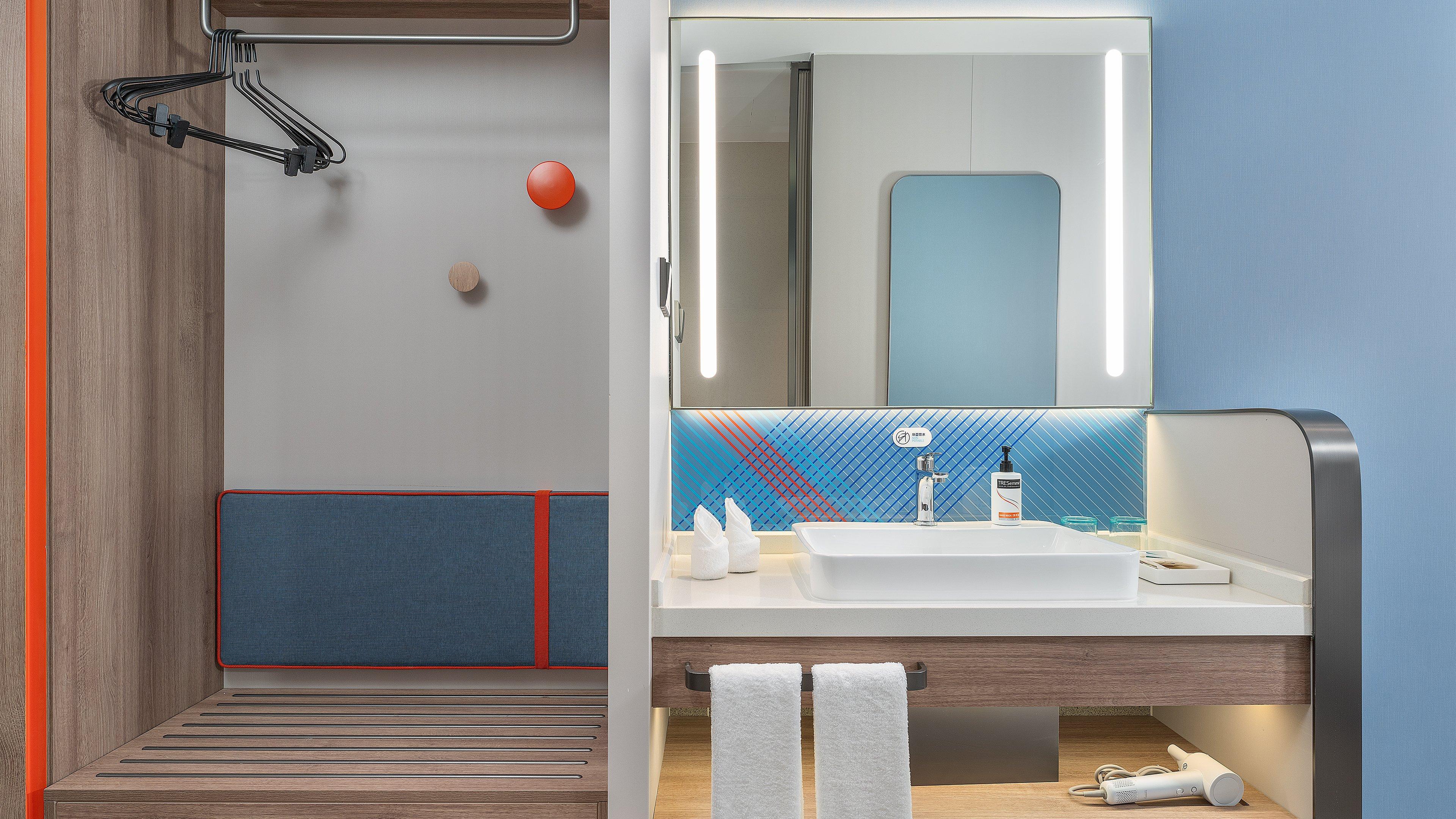 Double King Size Bed