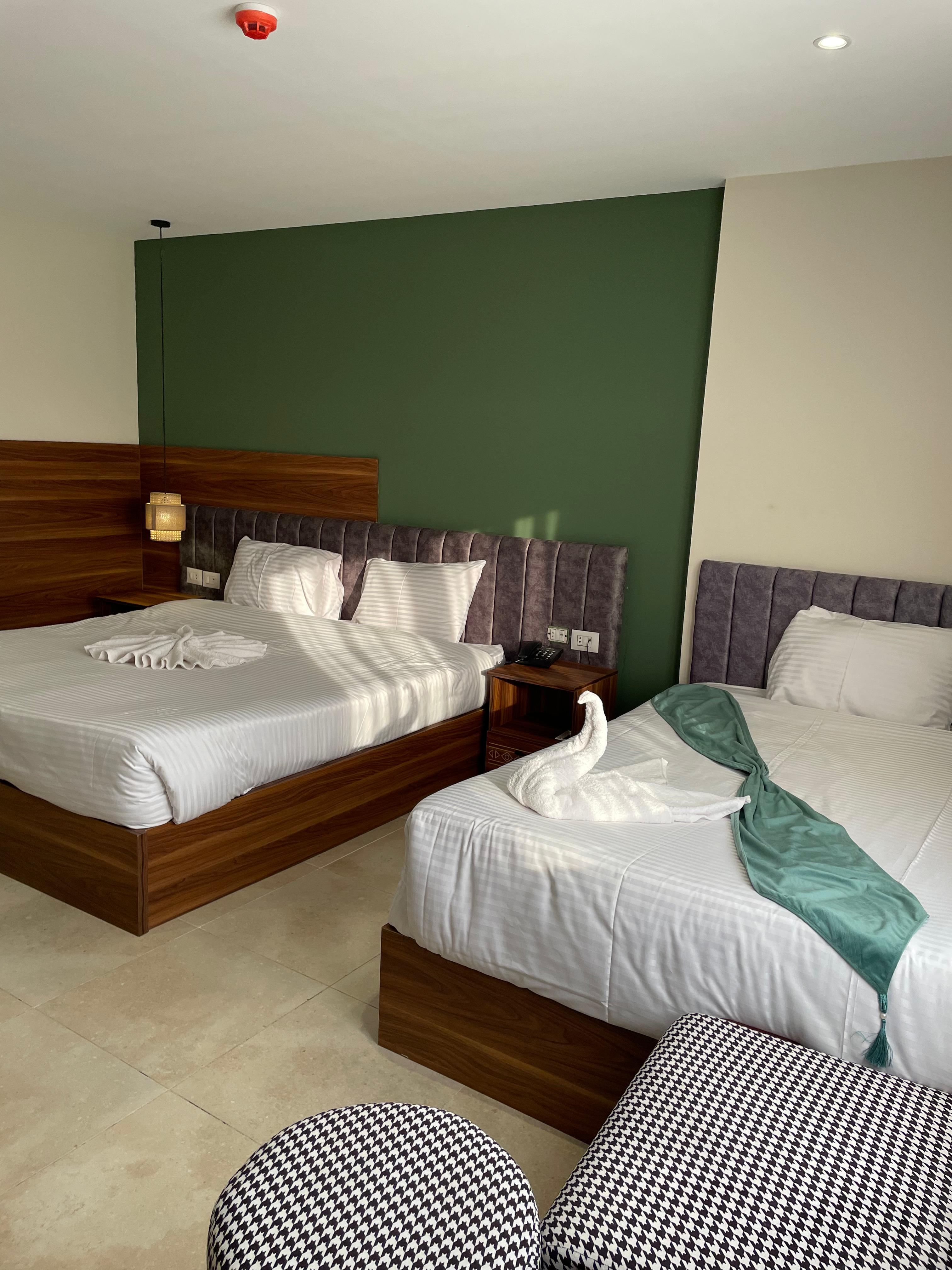 Double Deluxe One Bed