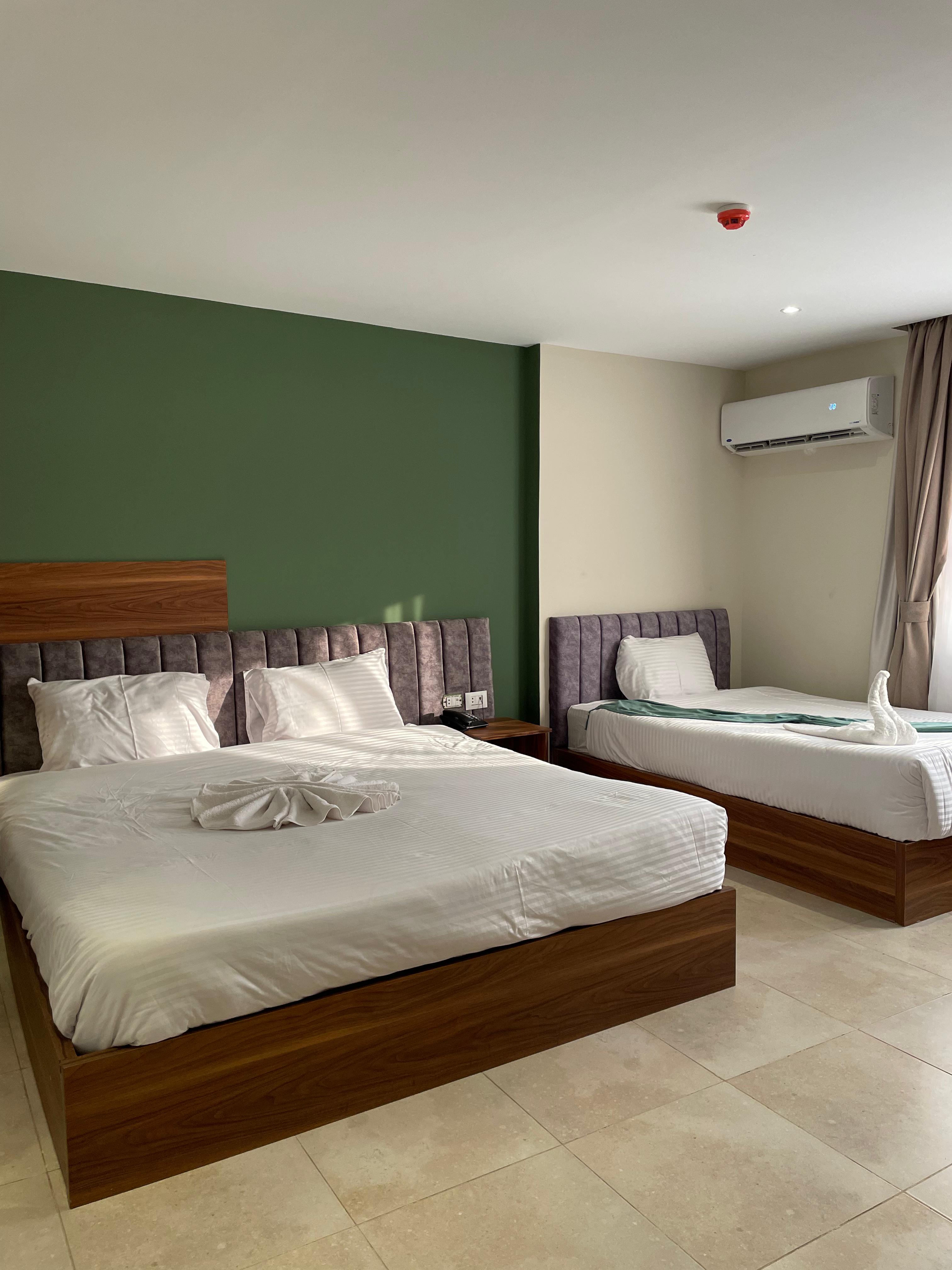 Double Deluxe One Bed