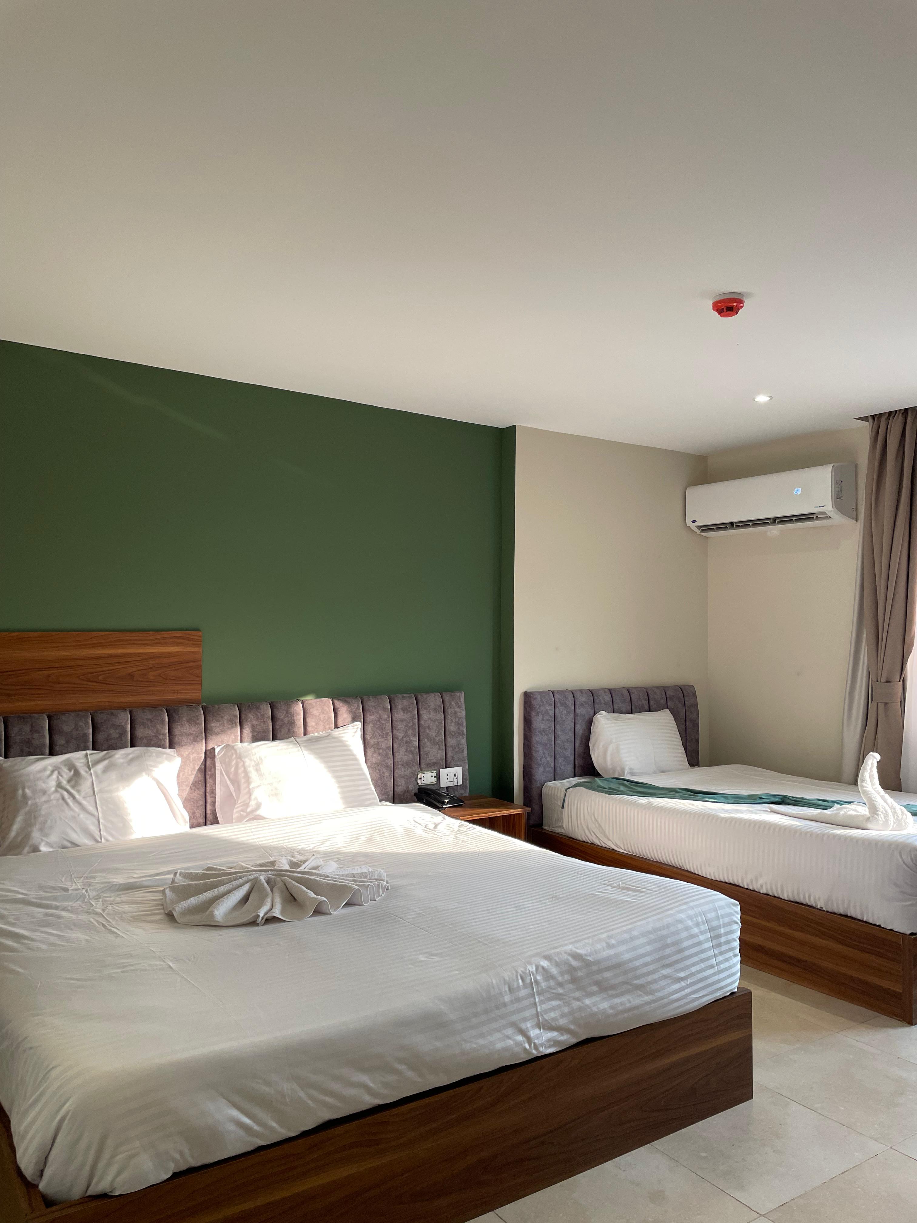 Single Deluxe King Bed