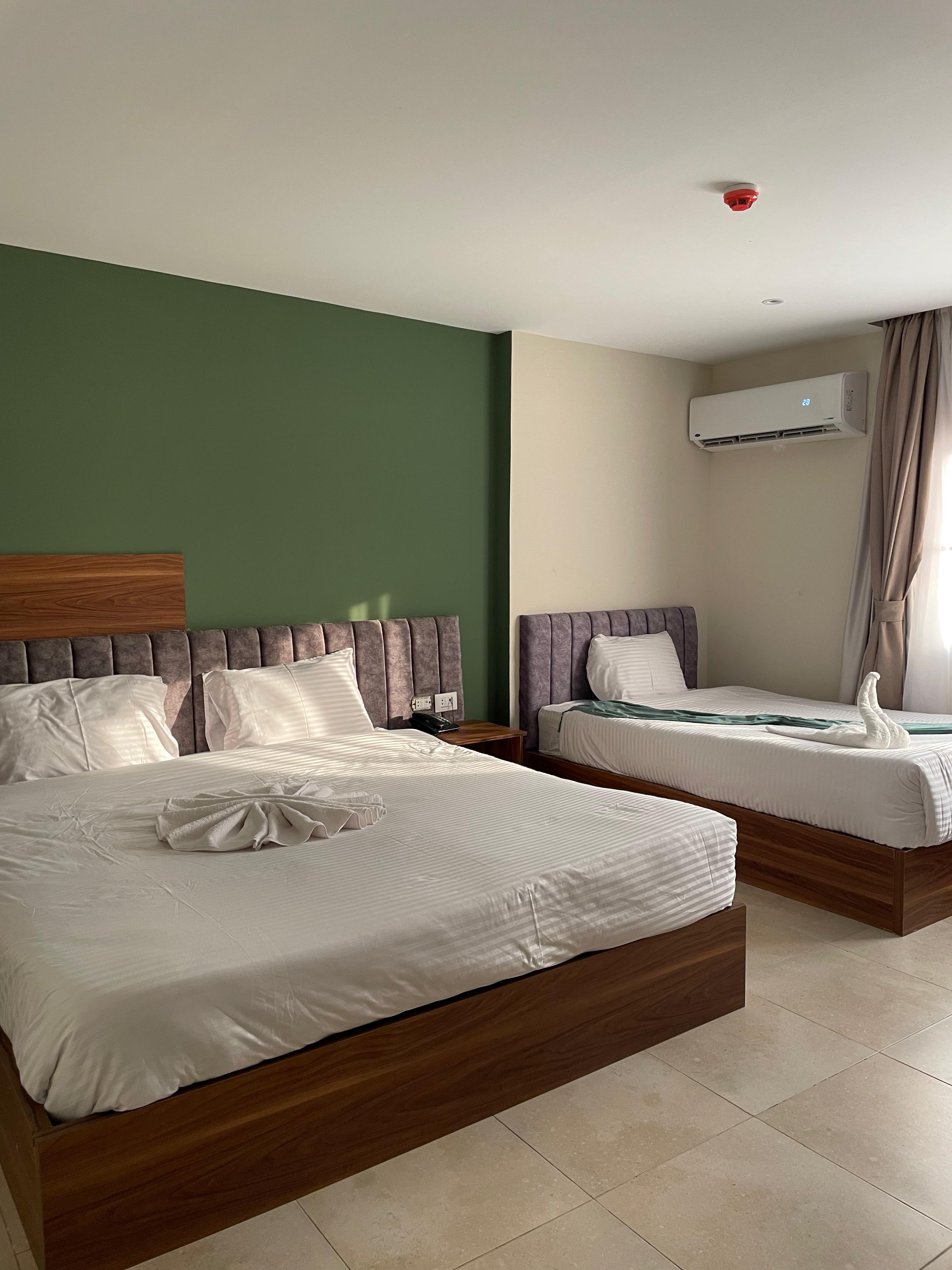 Single Deluxe King Bed