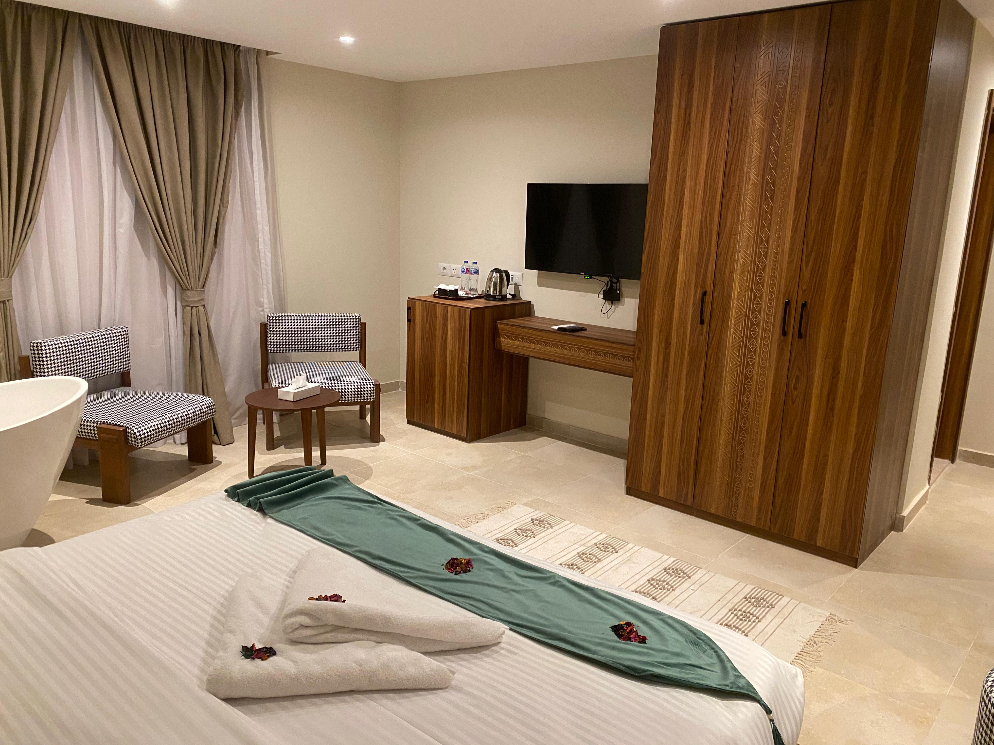 Double Deluxe One Bed