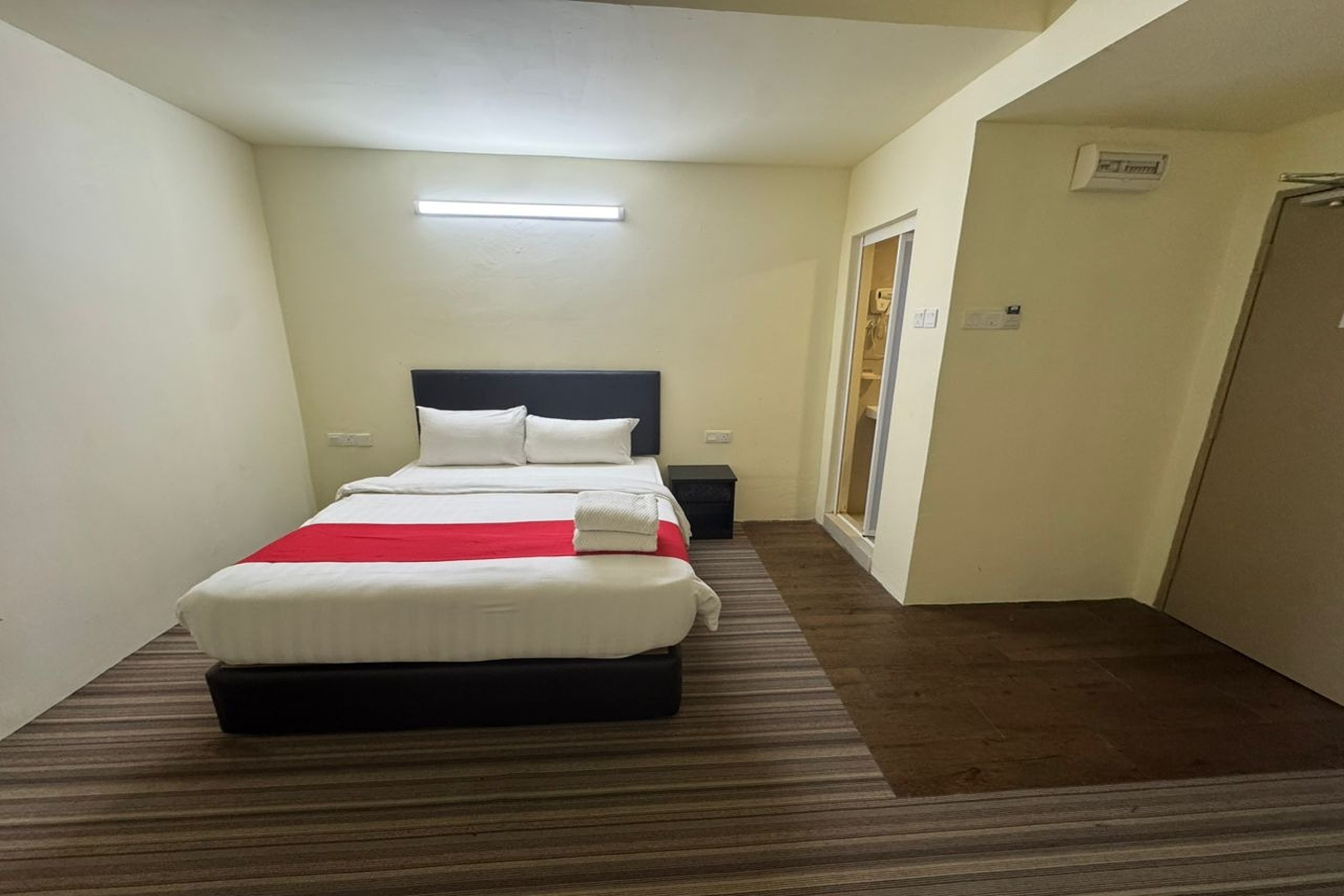 Double Queen Size Bed